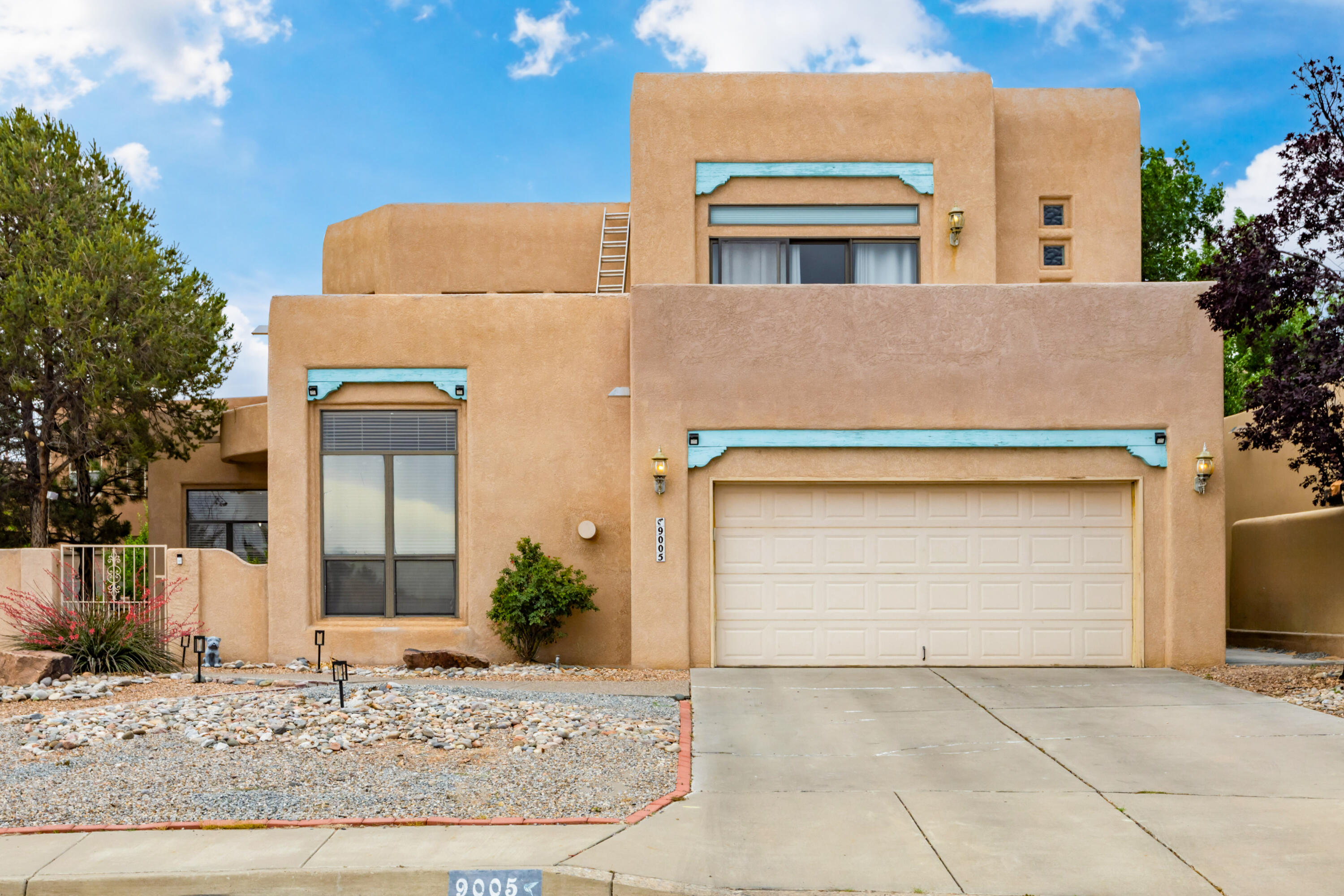 9005 Corona Avenue NE, Albuquerque, NM 87111