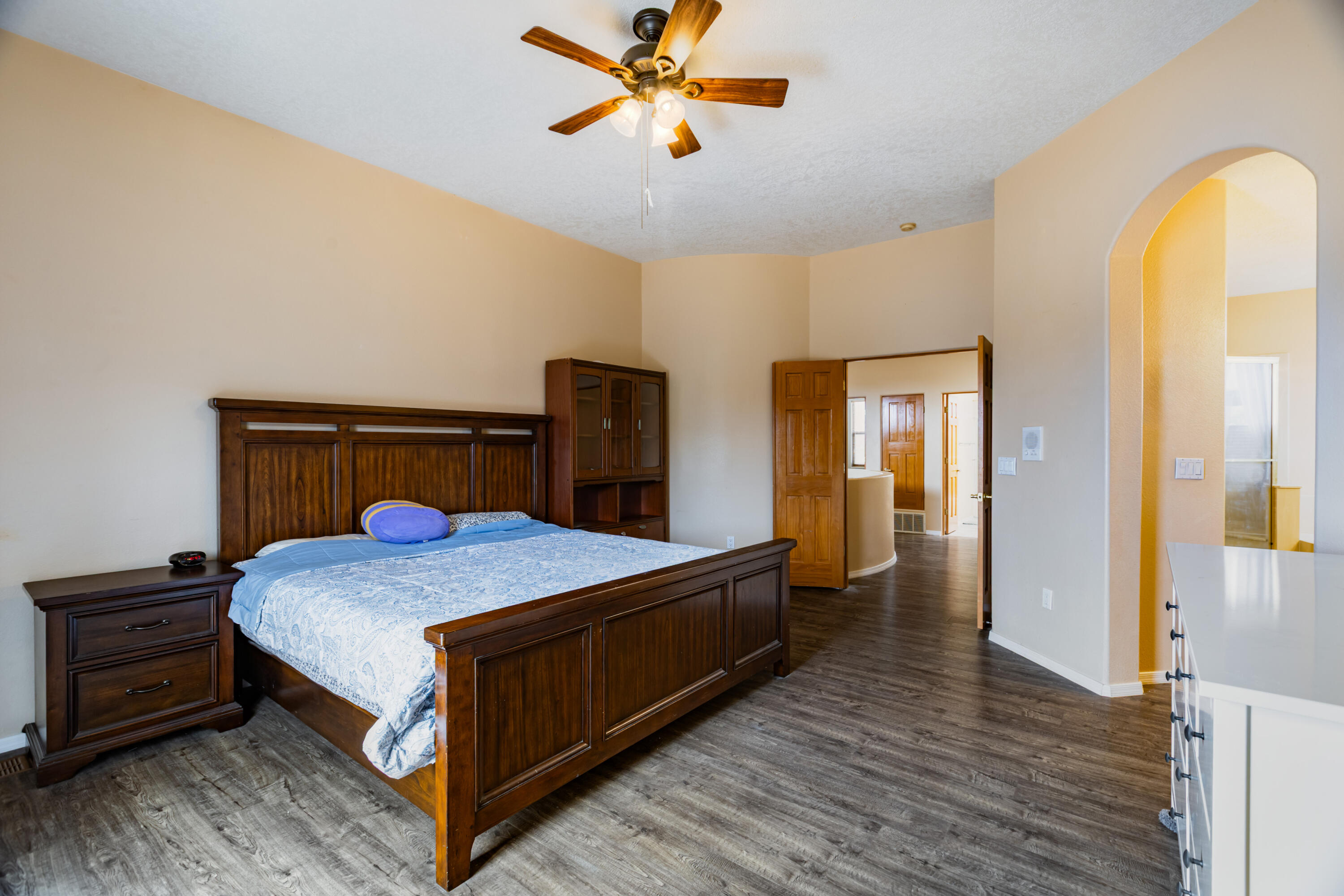 Photo 4 — 9005 Corona Avenue NE