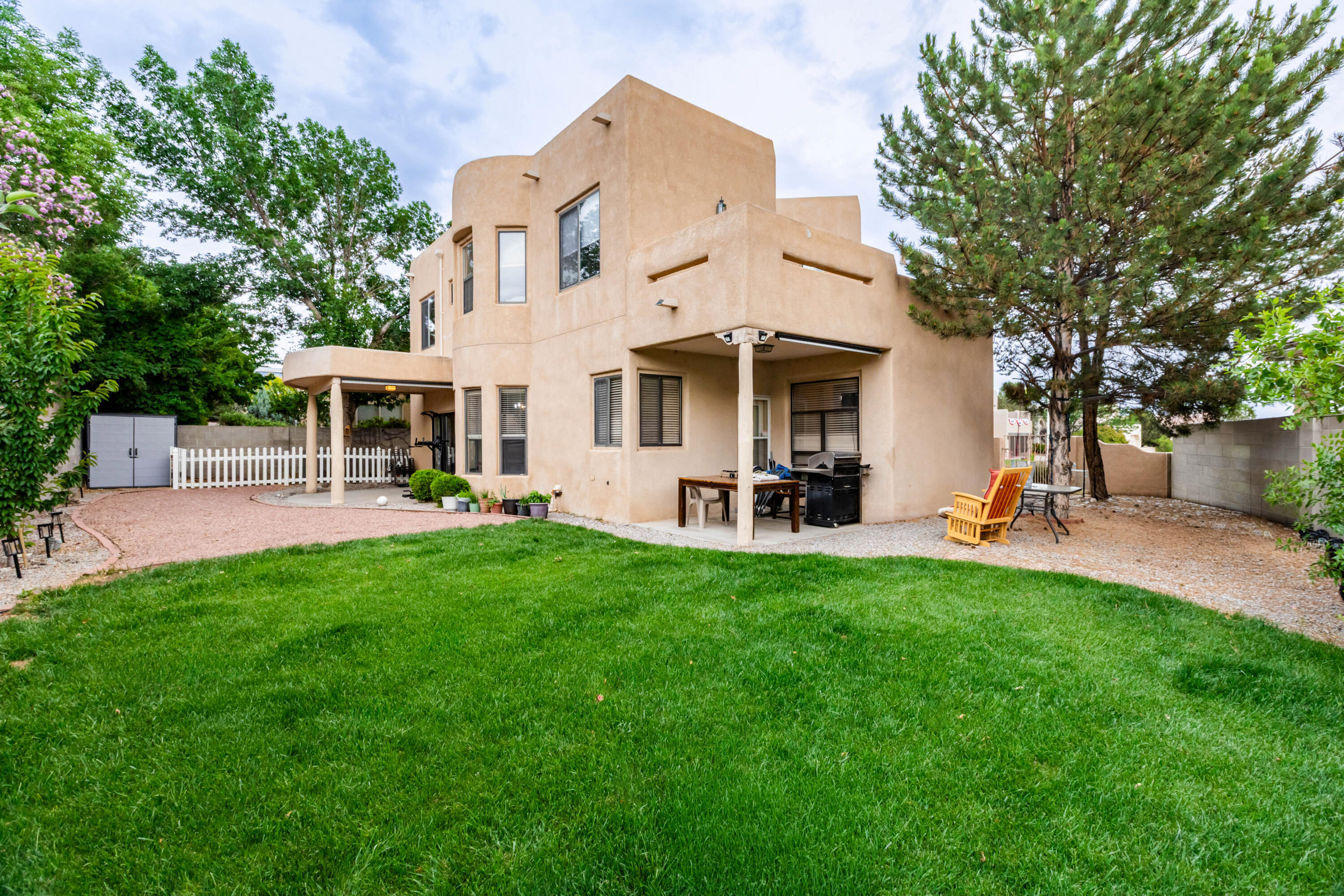 Photo 10 — 9005 Corona Avenue NE