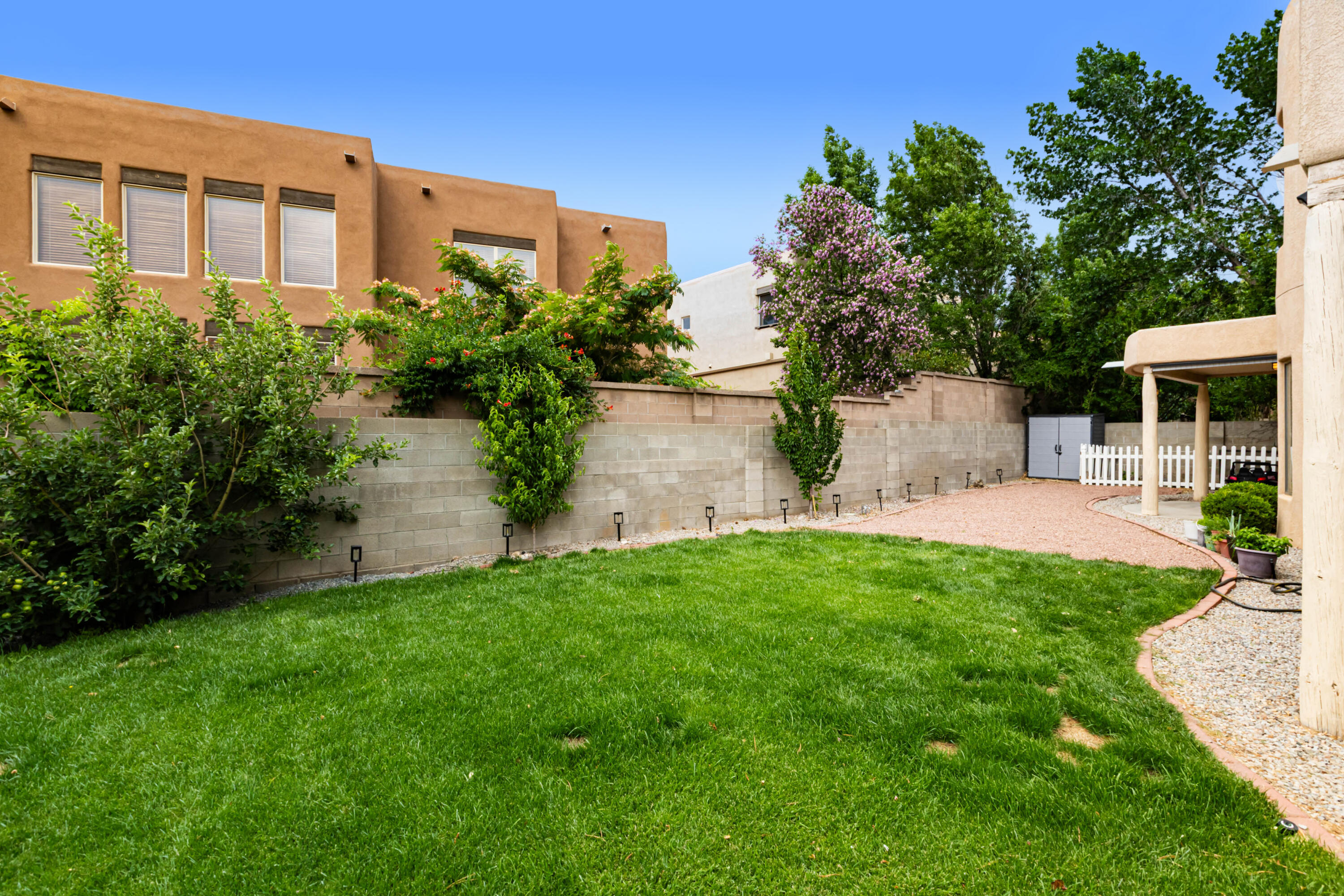 Photo 11 — 9005 Corona Avenue NE