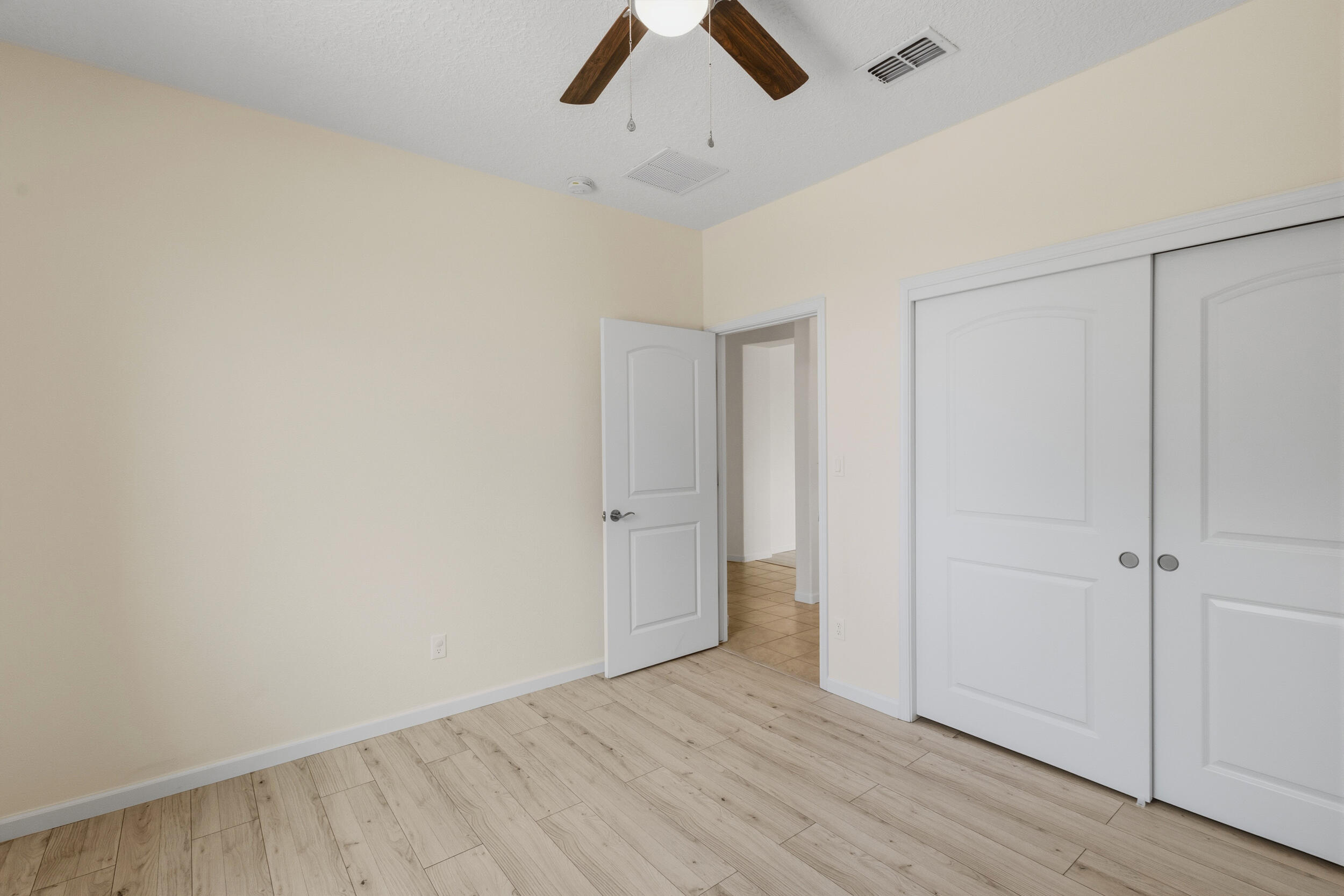 Photo 6 — 9340 Bear Lake Way NW
