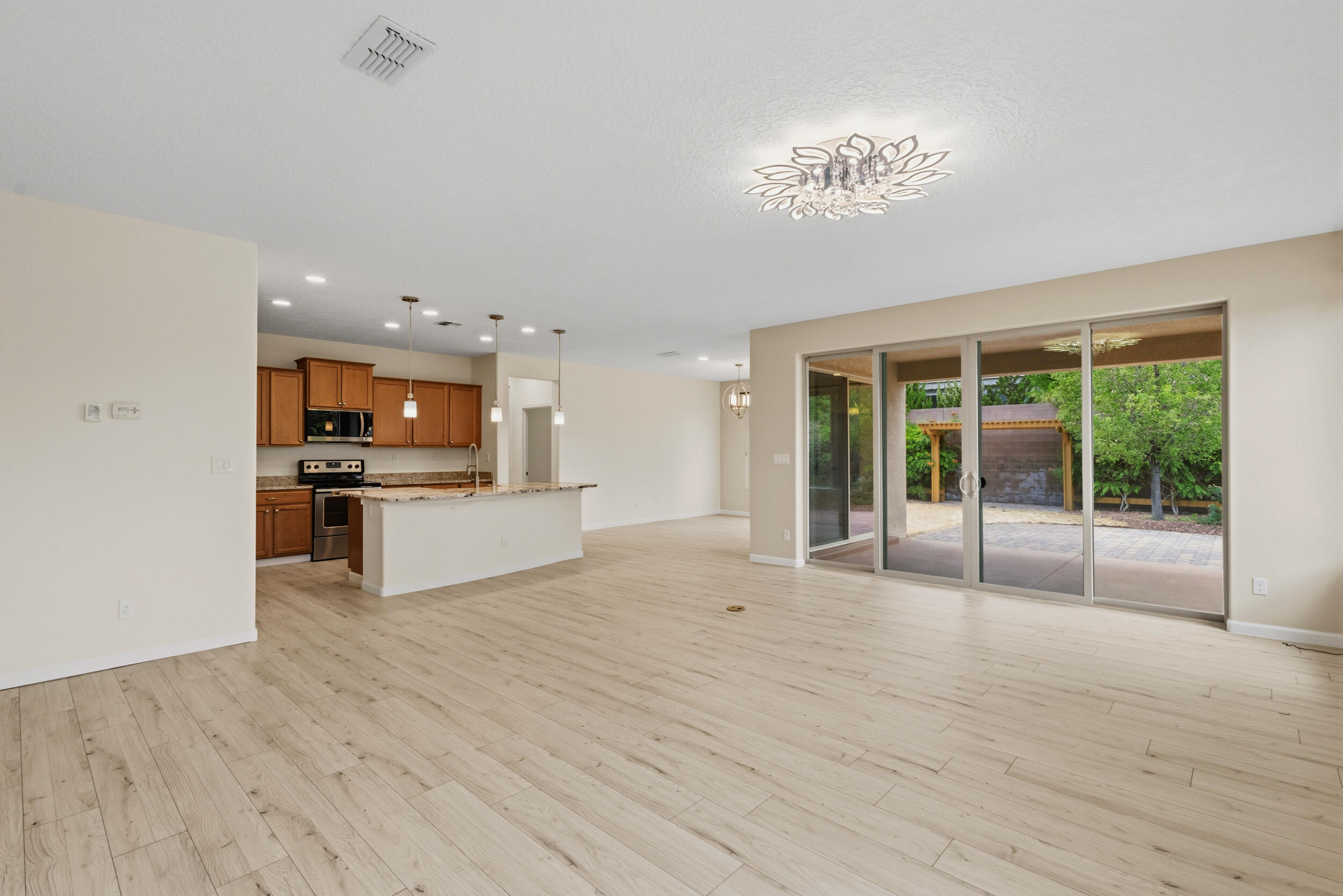 Photo 17 — 9340 Bear Lake Way NW