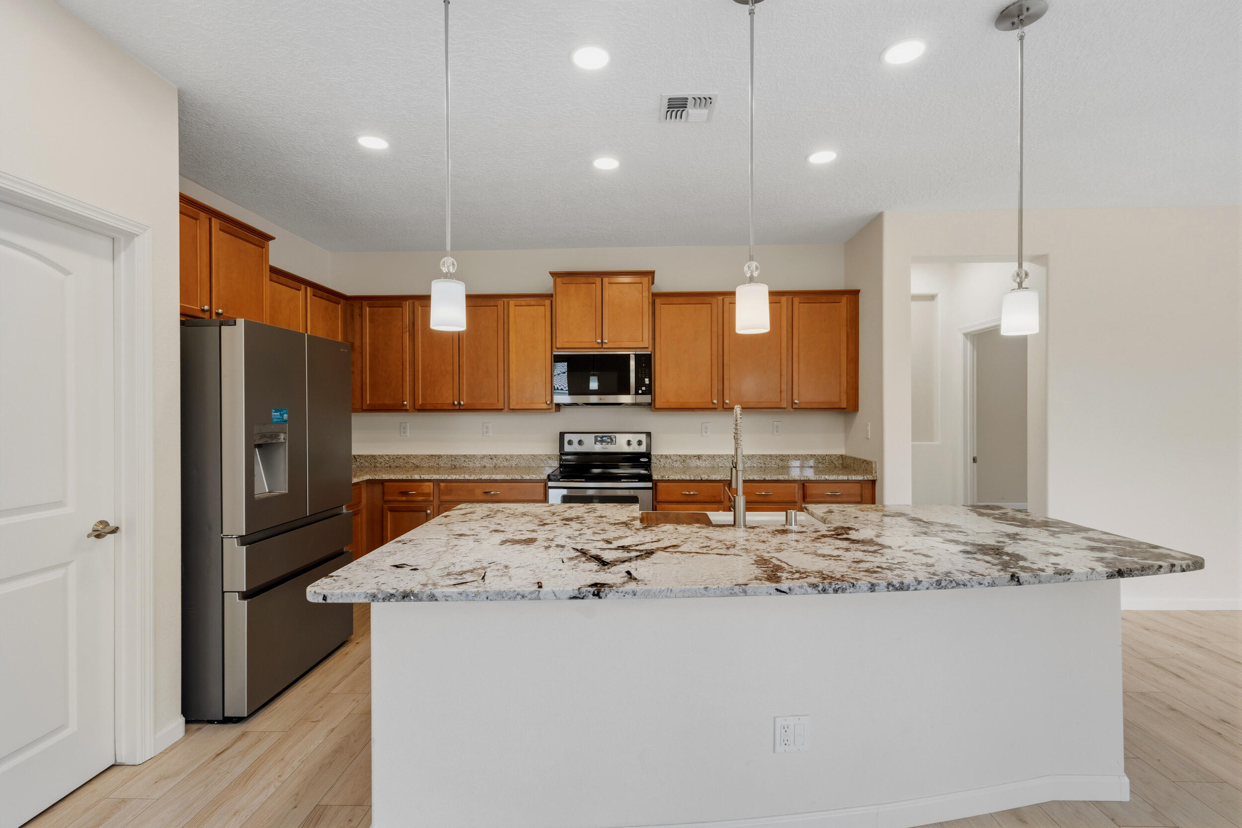 Photo 15 — 9340 Bear Lake Way NW