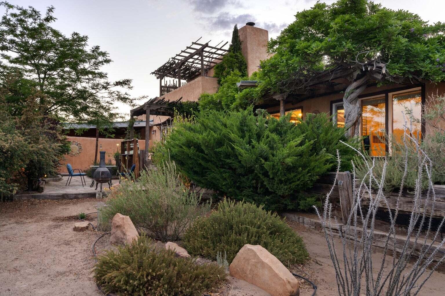 416 Camino Arco Iris