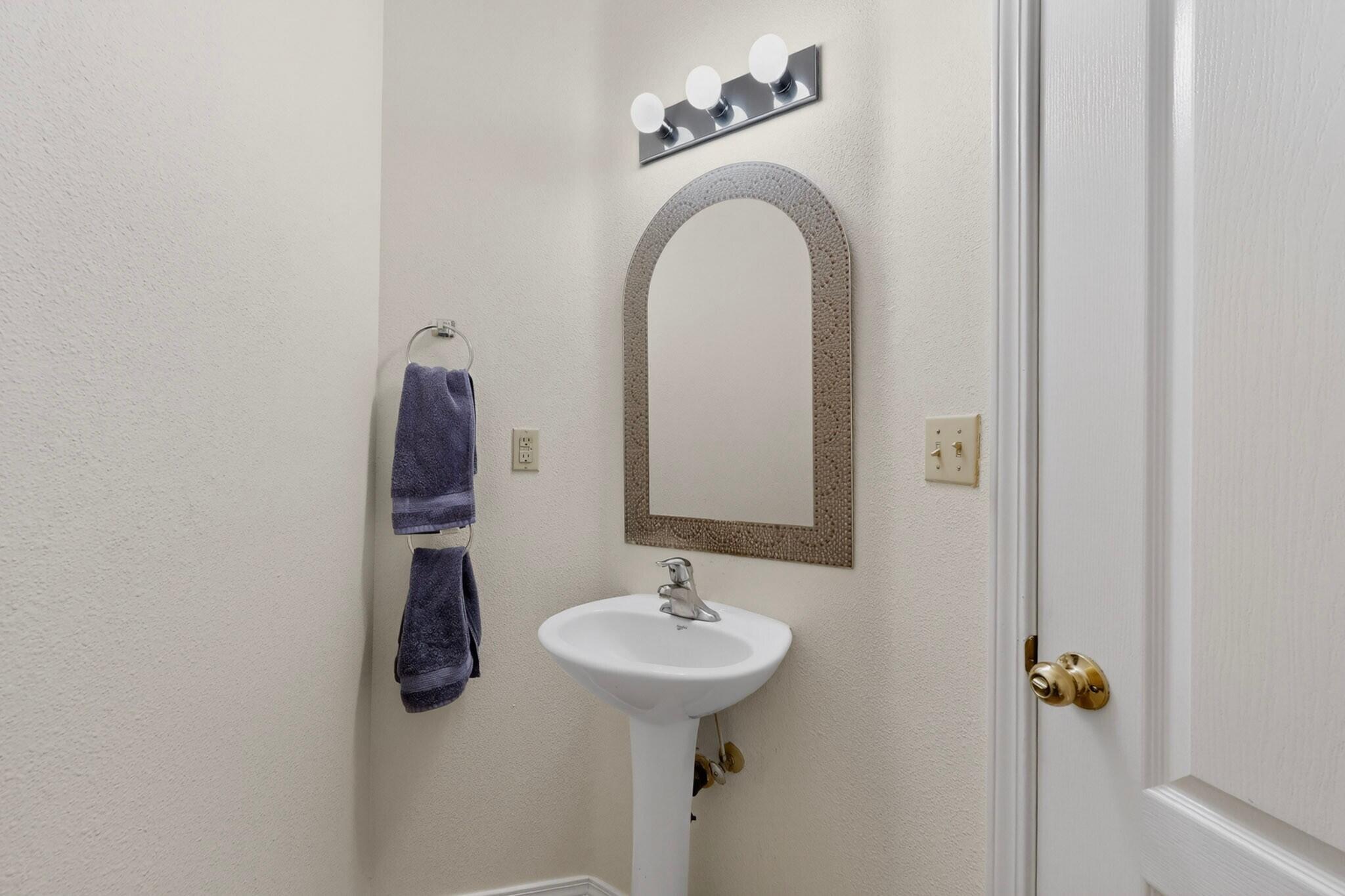 Photo 11 — 9232 Bluewood Lane NE