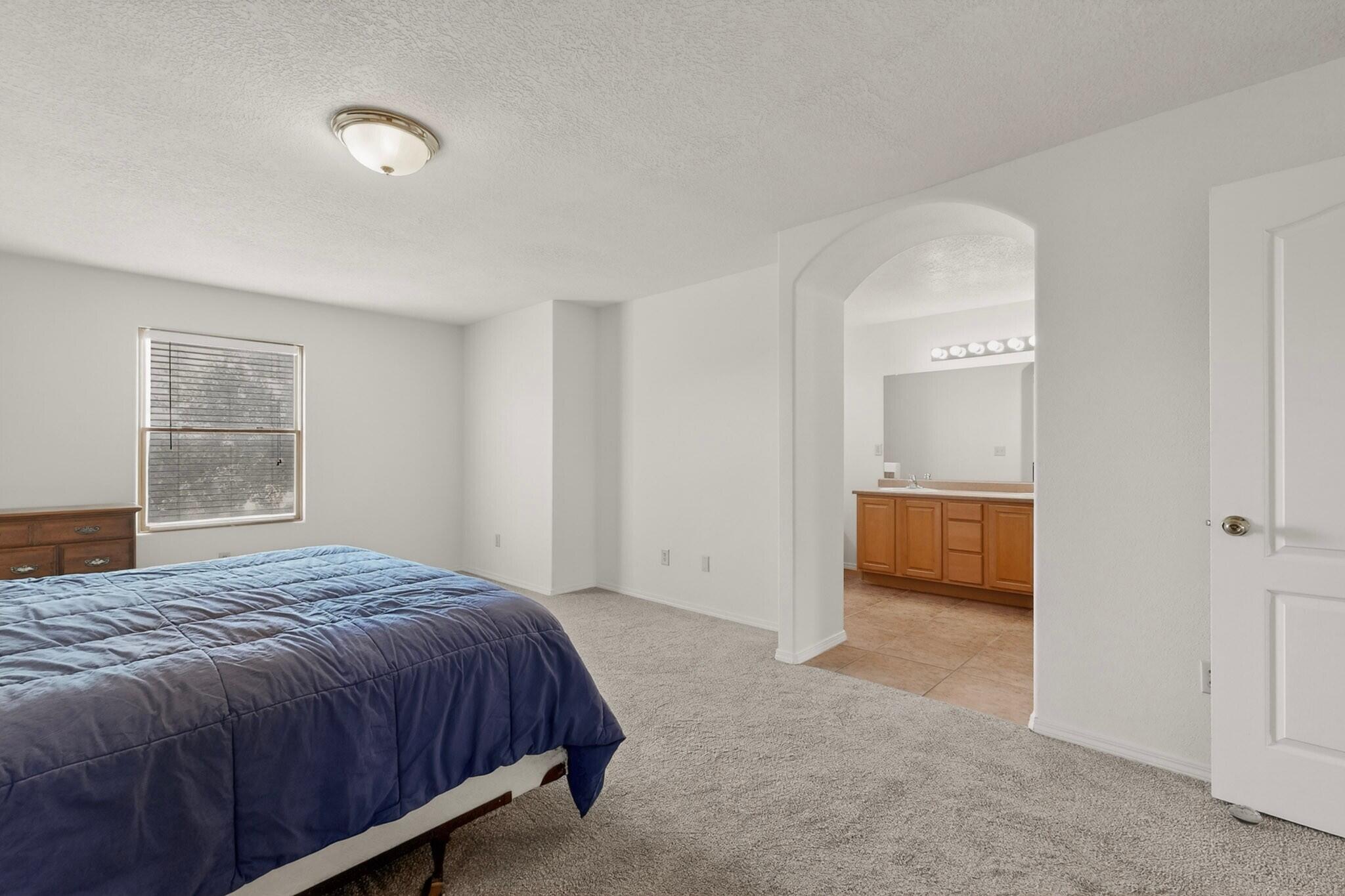 Photo 8 — 9232 Bluewood Lane NE
