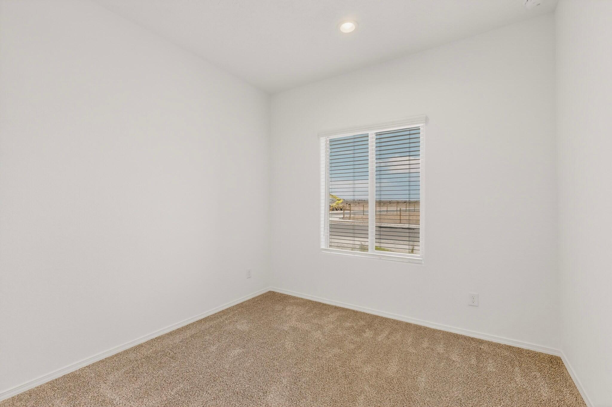 Photo 20 — 308 Prism Avenue SW