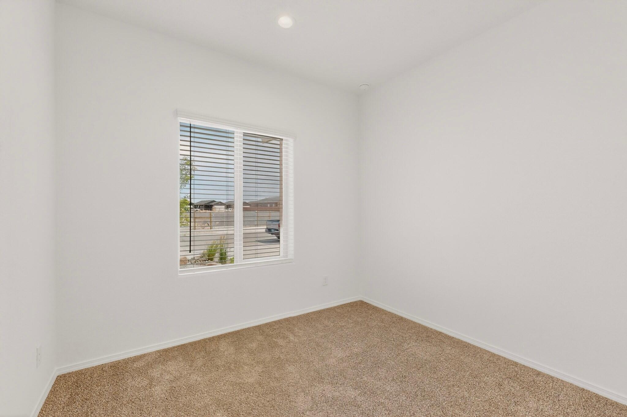 Photo 19 — 308 Prism Avenue SW