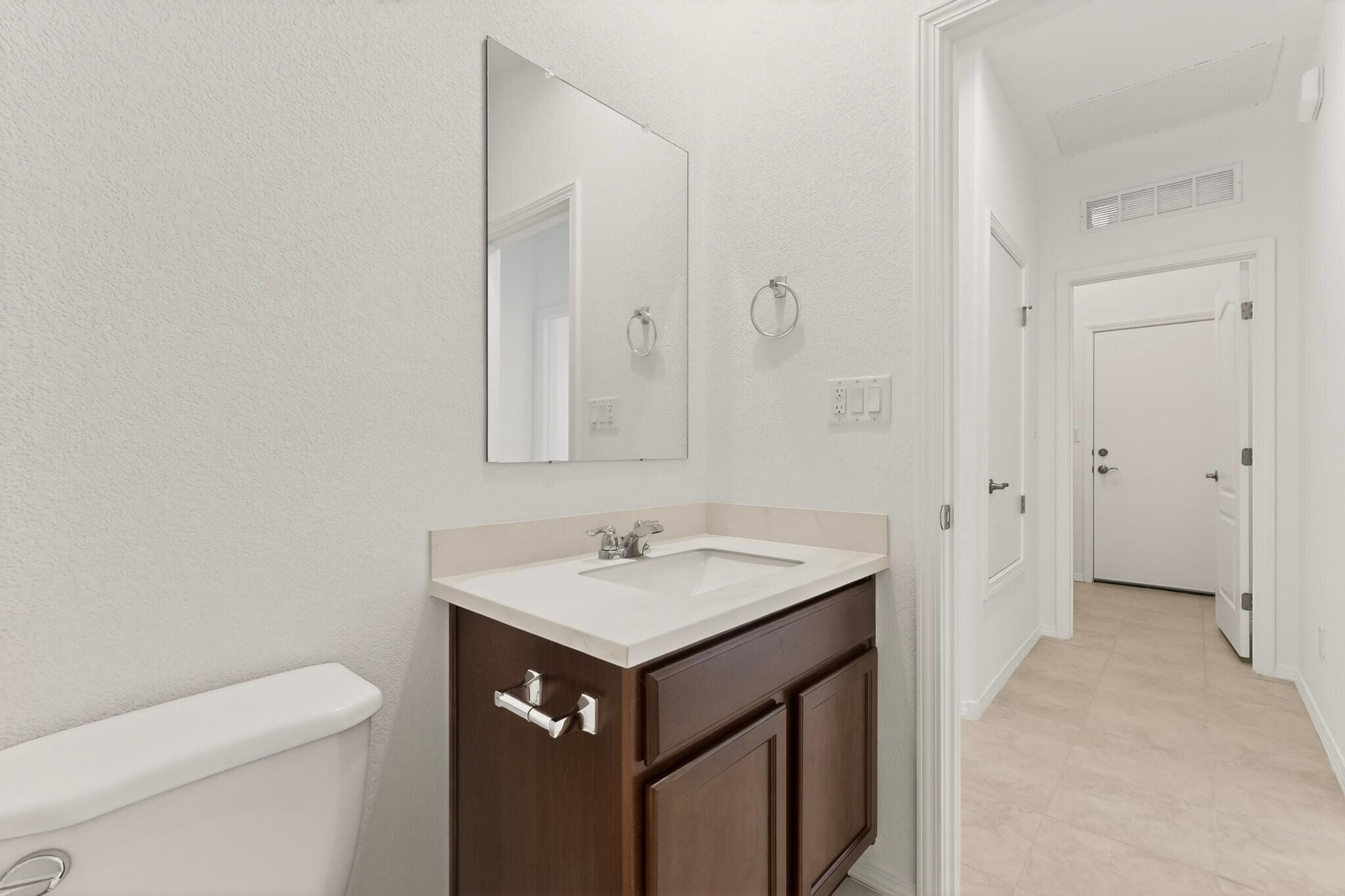 Photo 16 — 308 Prism Avenue SW