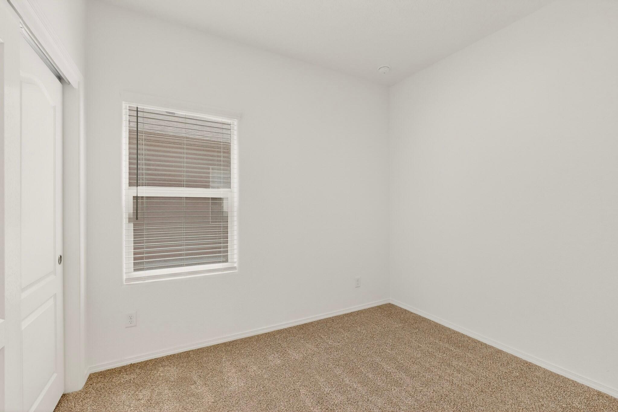Photo 11 — 308 Prism Avenue SW