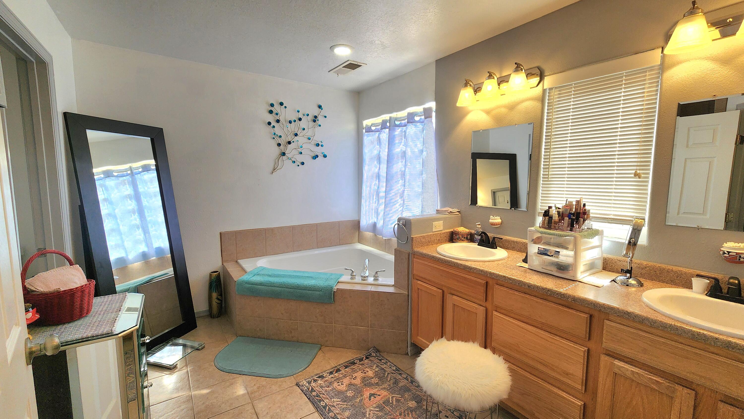 Photo 13 — 26 Rosa Avenue SW
