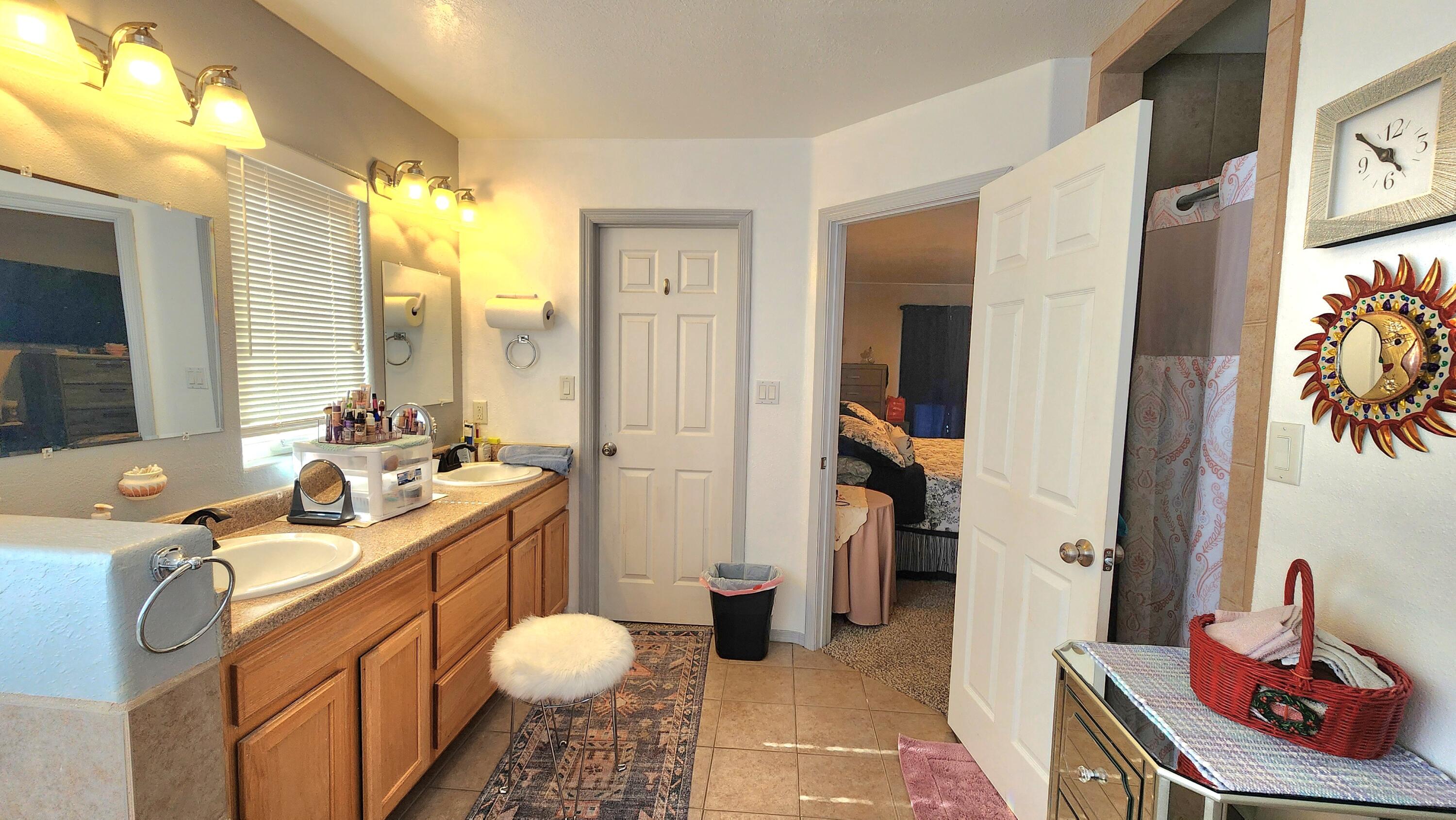 Photo 11 — 26 Rosa Avenue SW
