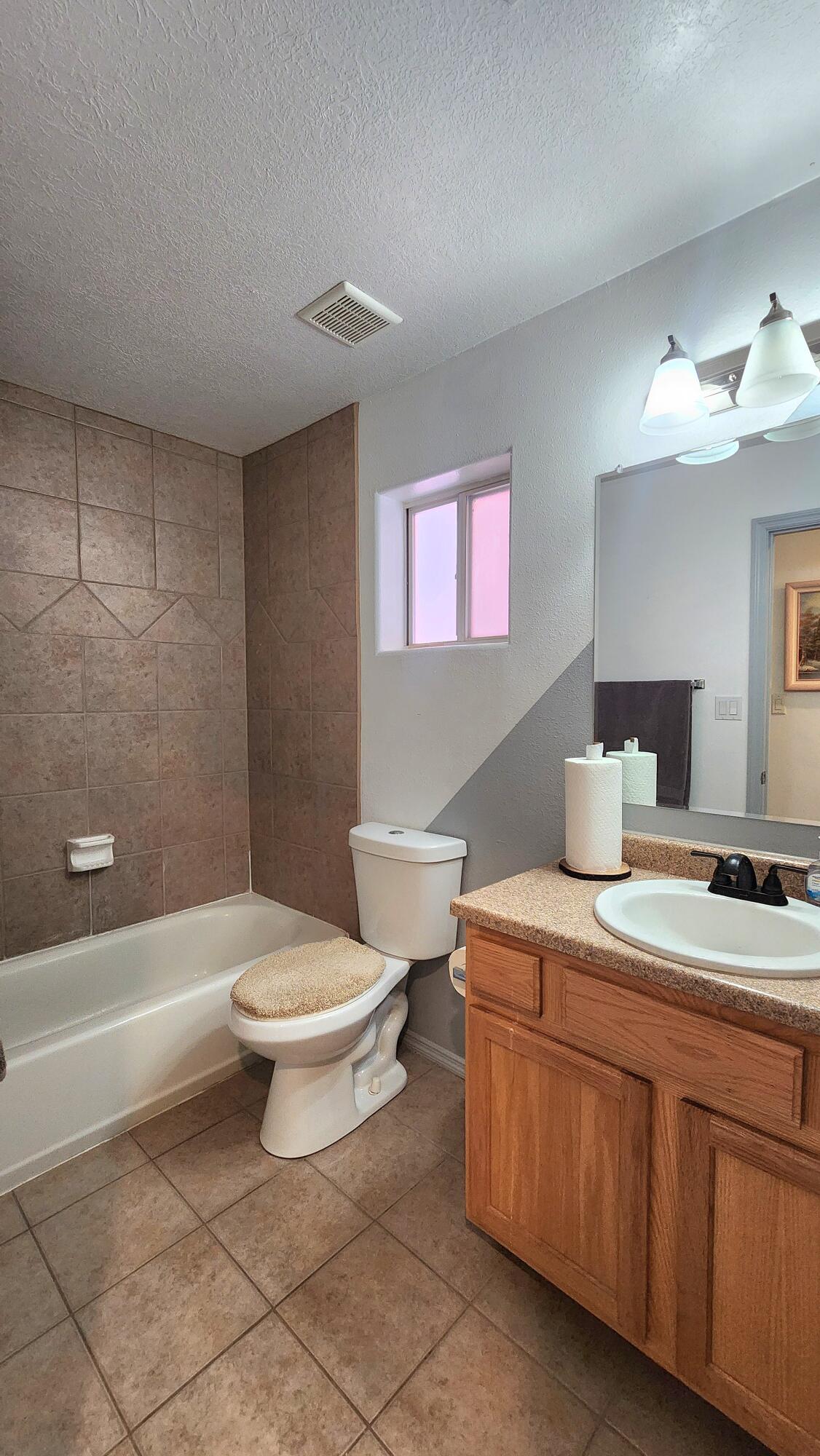 Photo 10 — 26 Rosa Avenue SW