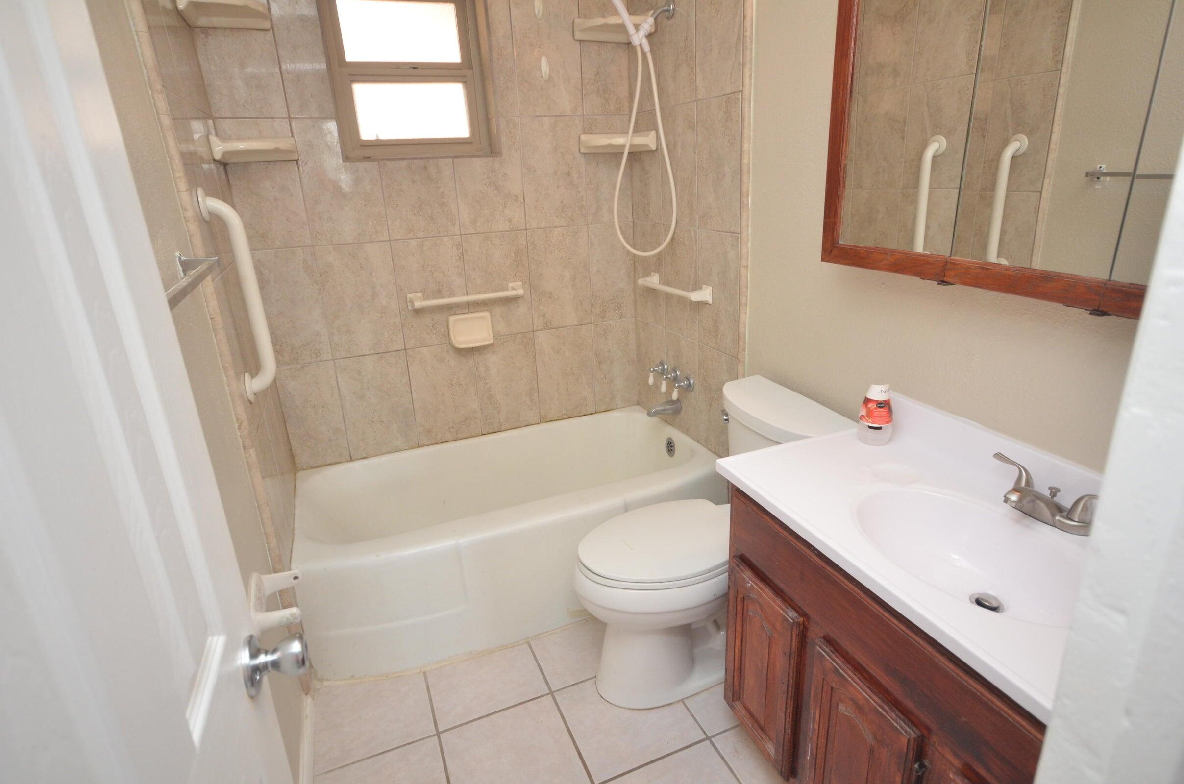 Photo 15 — 4803 Mescalero Road NE