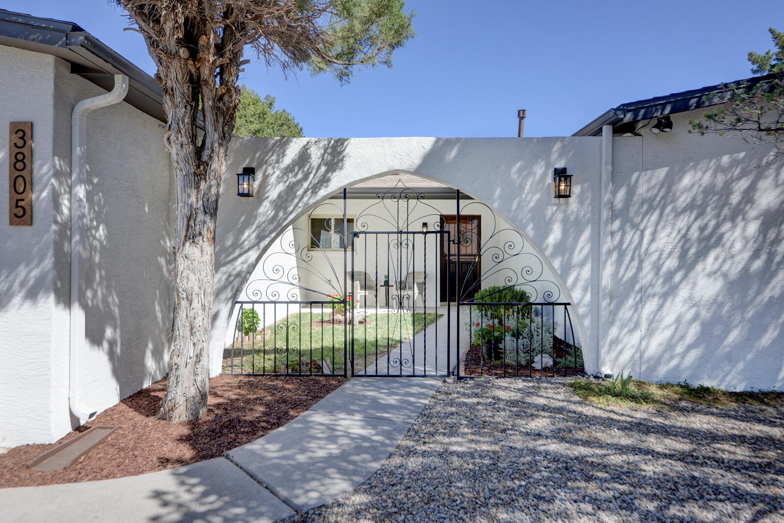 Photo 12 — 3805 Valerie Place NE