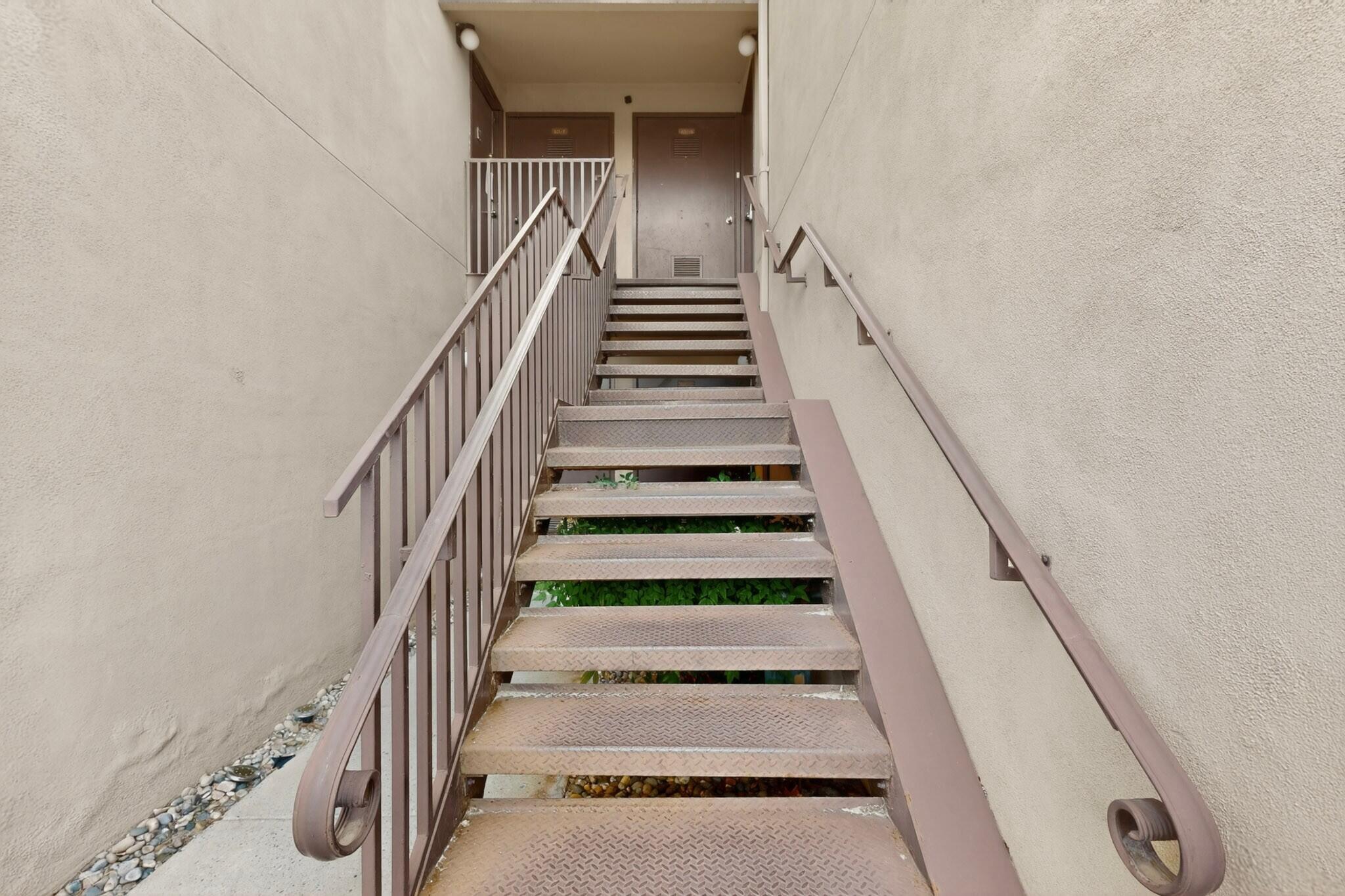 Photo 6 — 921 Country Club Drive SE APT G