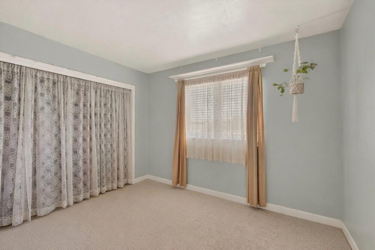 Photo 2 — 1648 Moon Street NE