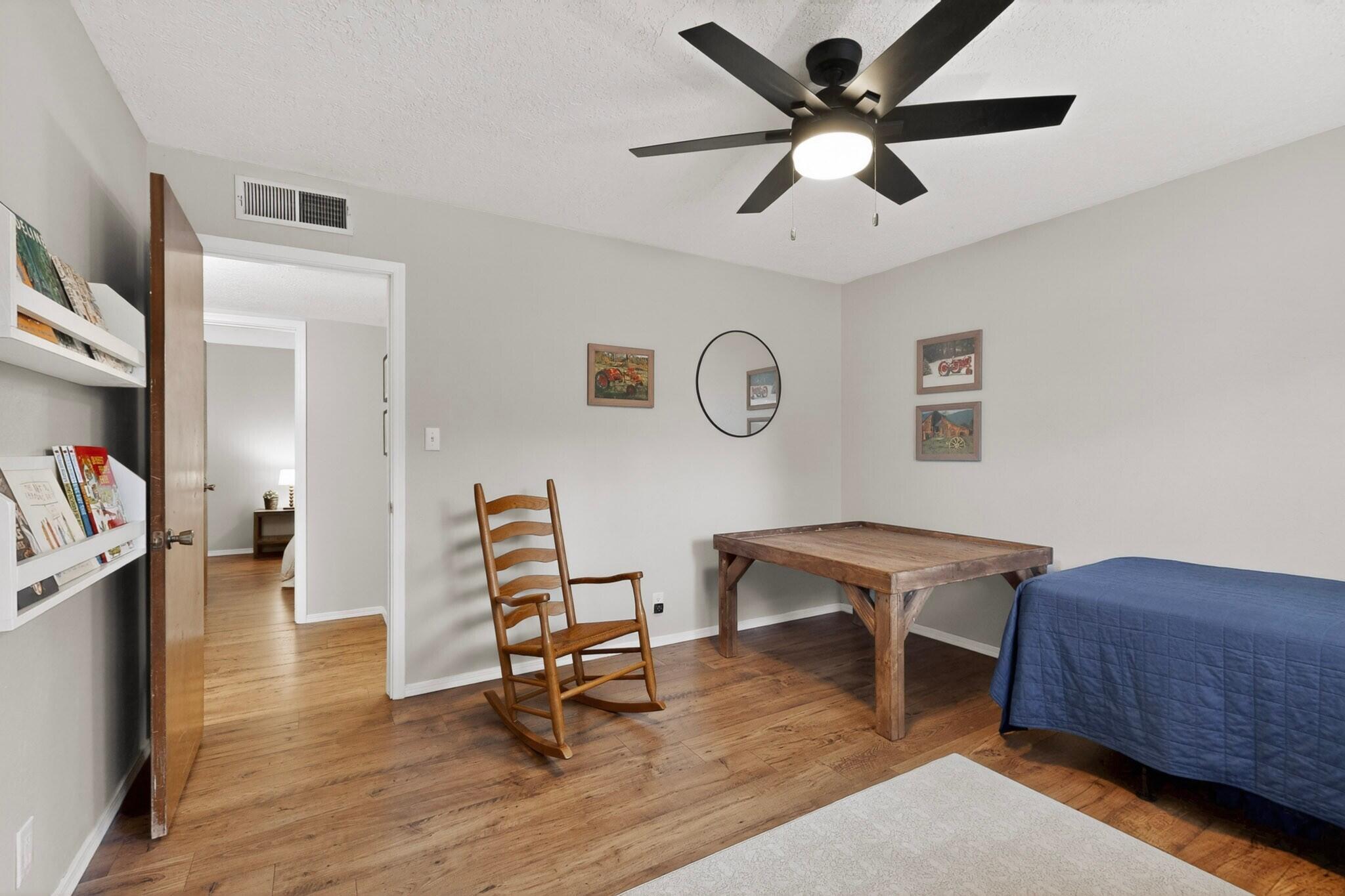 Photo 19 — 4900 Northridge Place NE