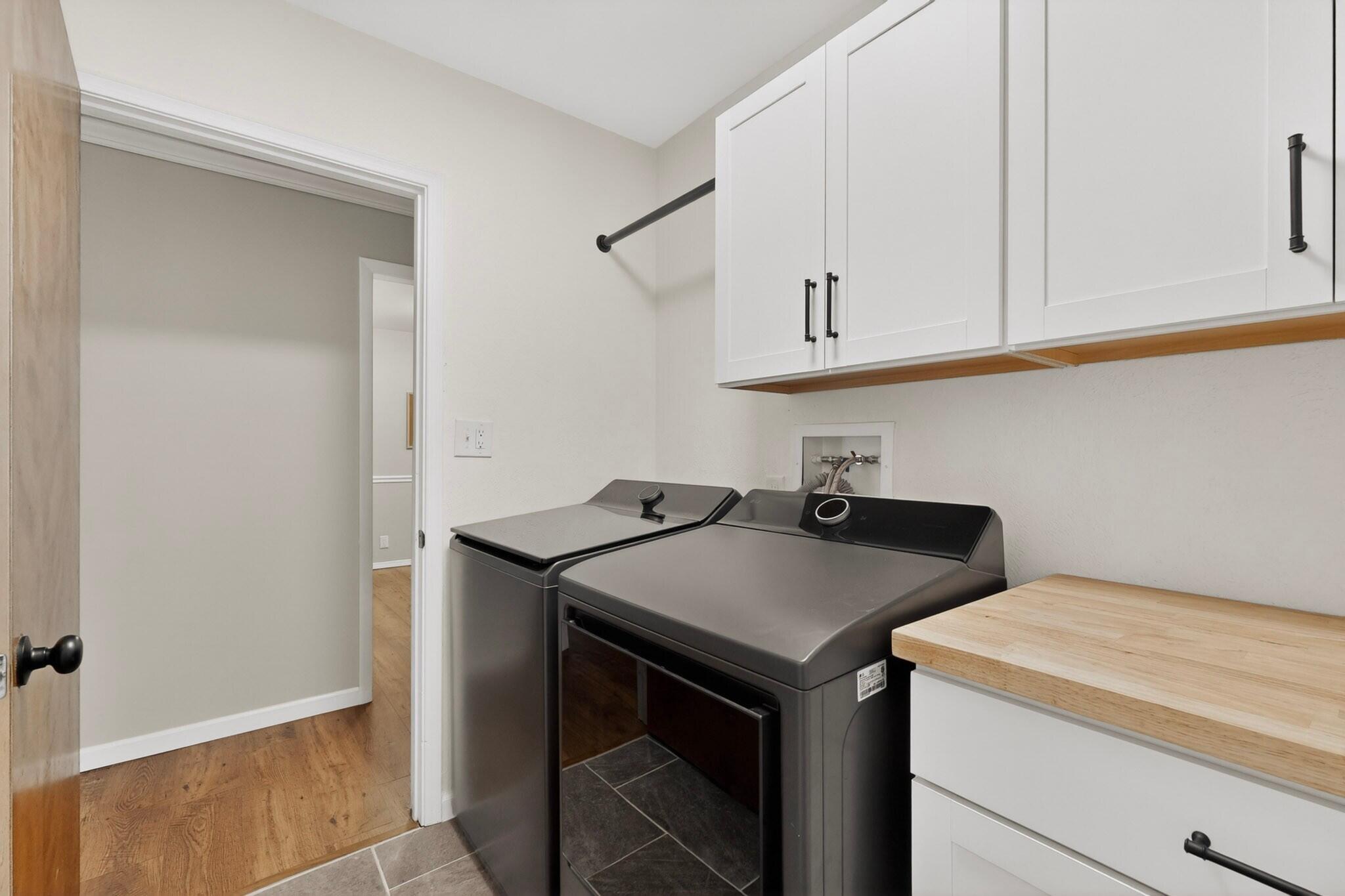 Photo 12 — 4900 Northridge Place NE