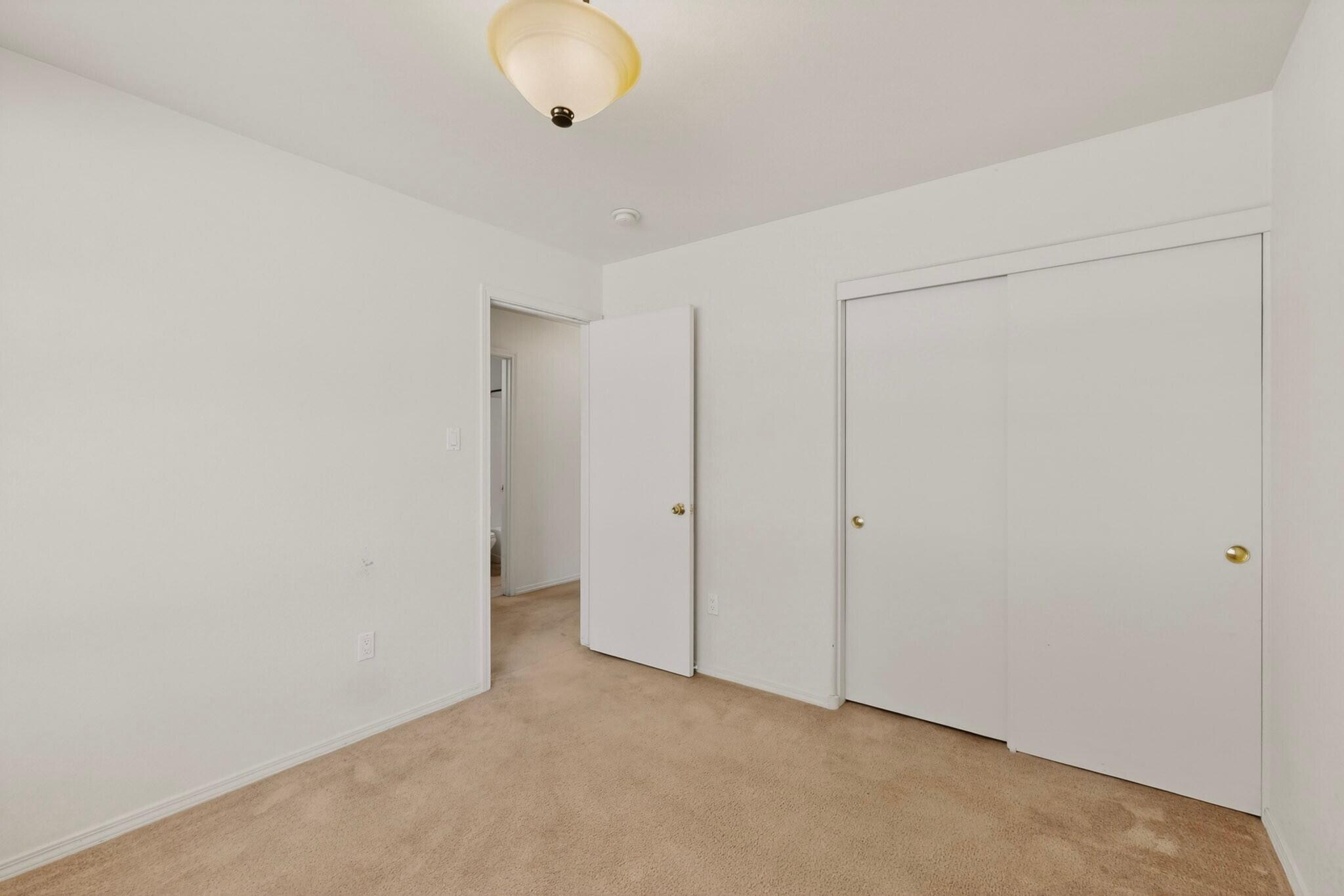 Photo 12 — 900 Copperhead Court NE