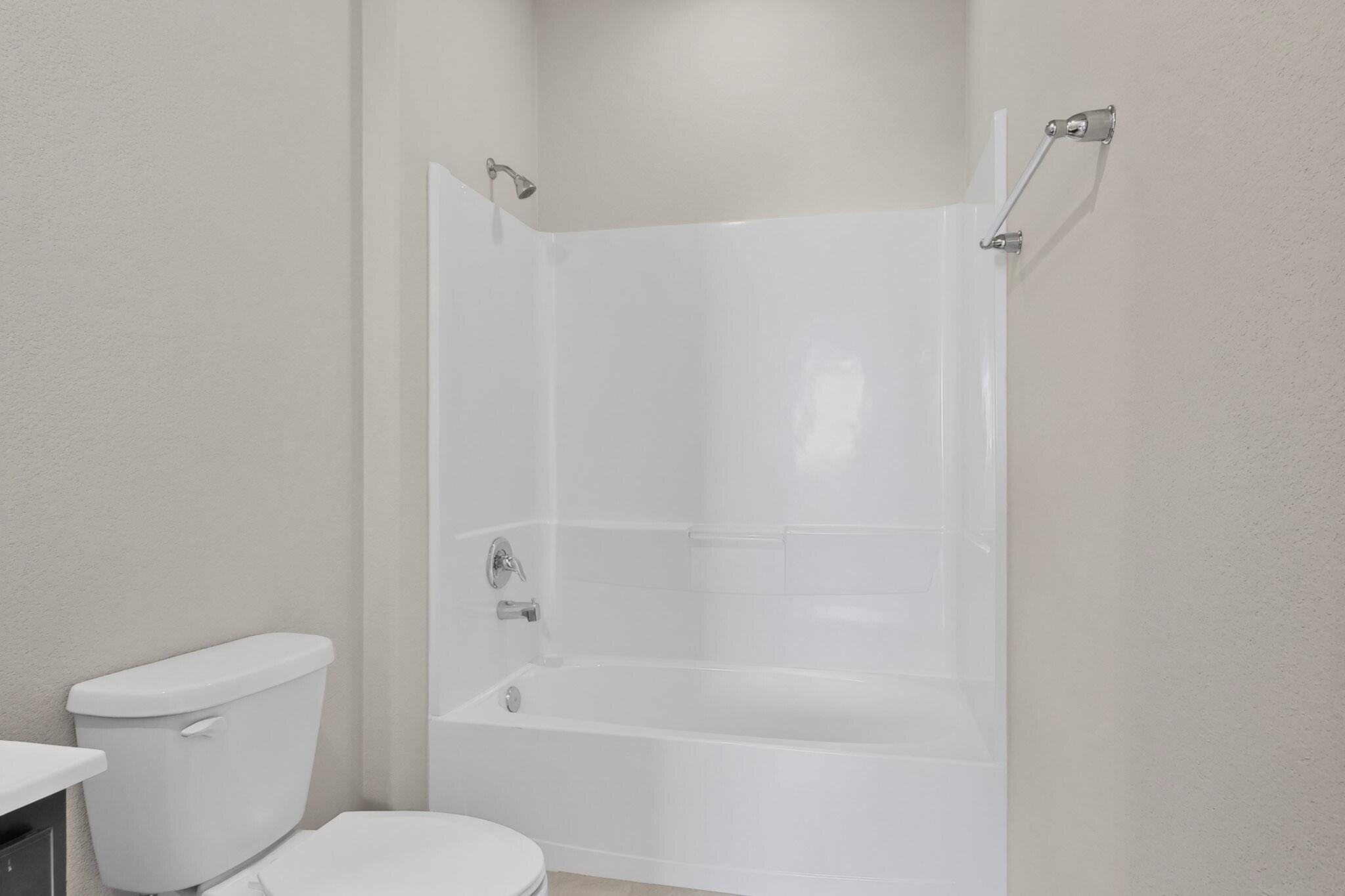 Photo 6 — 4875 Mount Salas Street NE