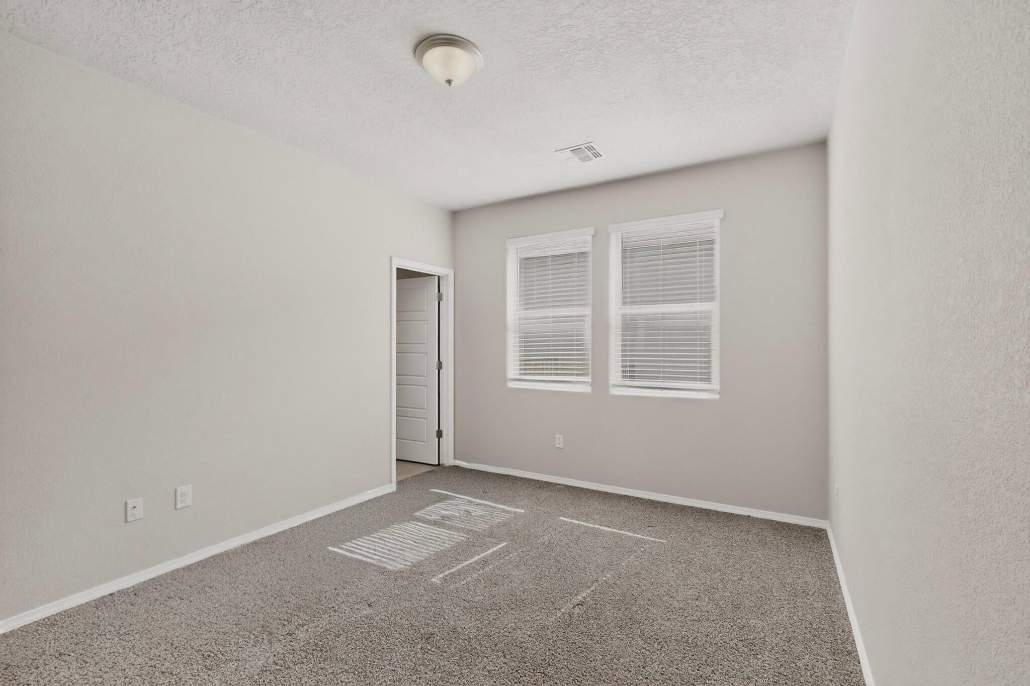 Photo 8 — 4875 Mount Salas Street NE