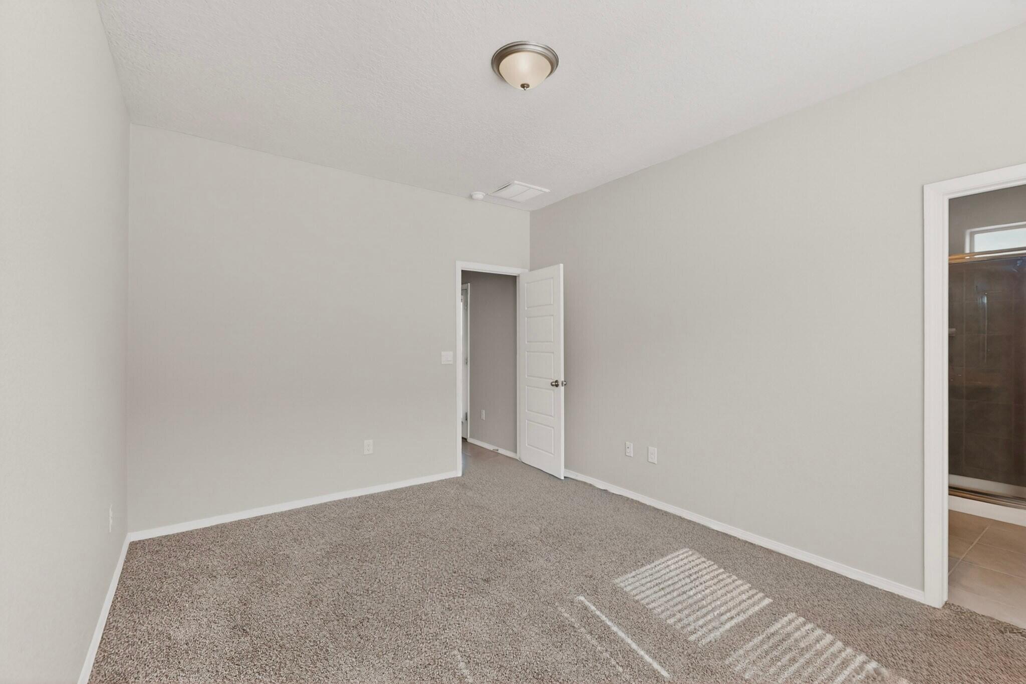 Photo 9 — 4875 Mount Salas Street NE