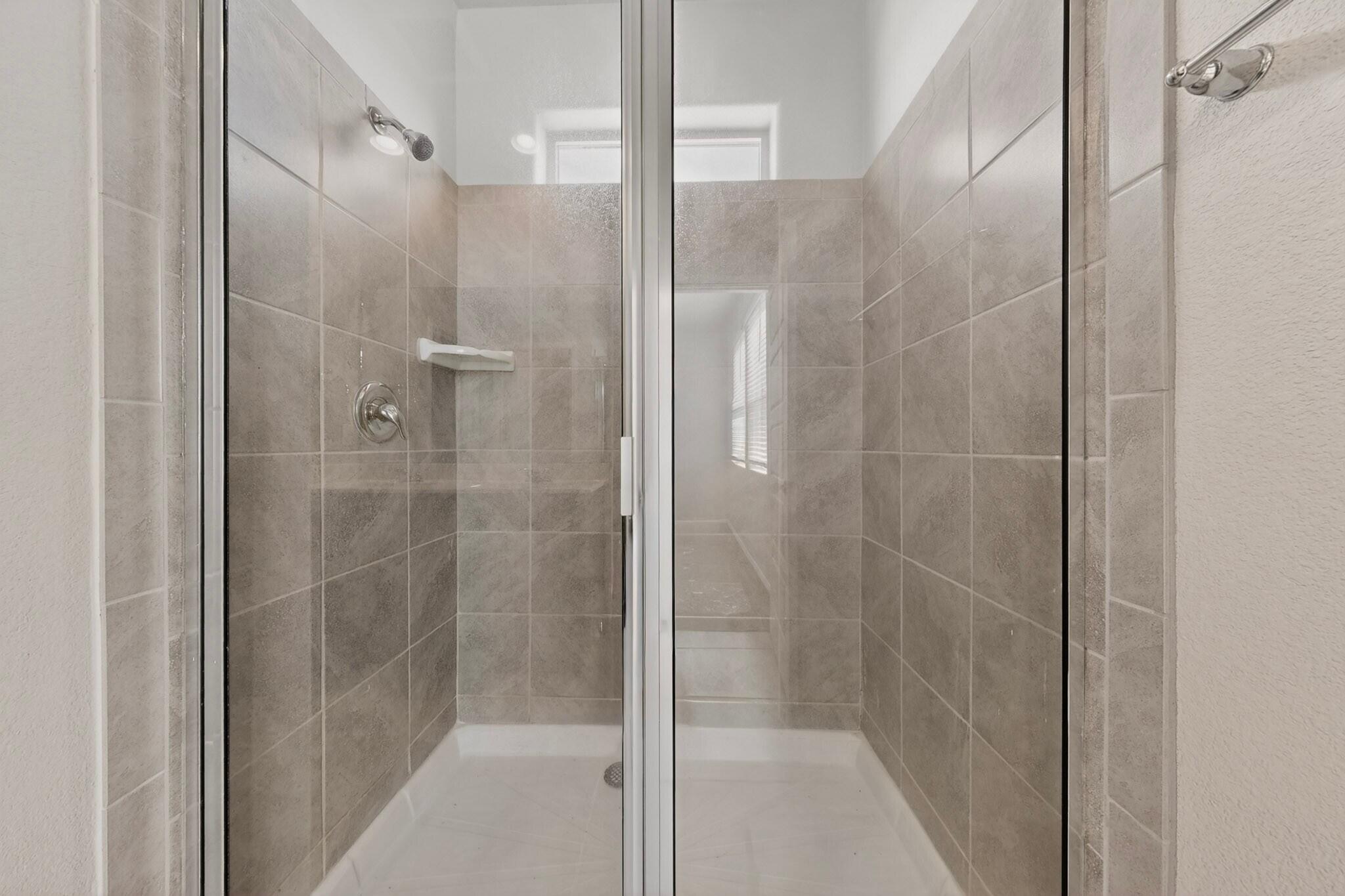 Photo 12 — 4875 Mount Salas Street NE
