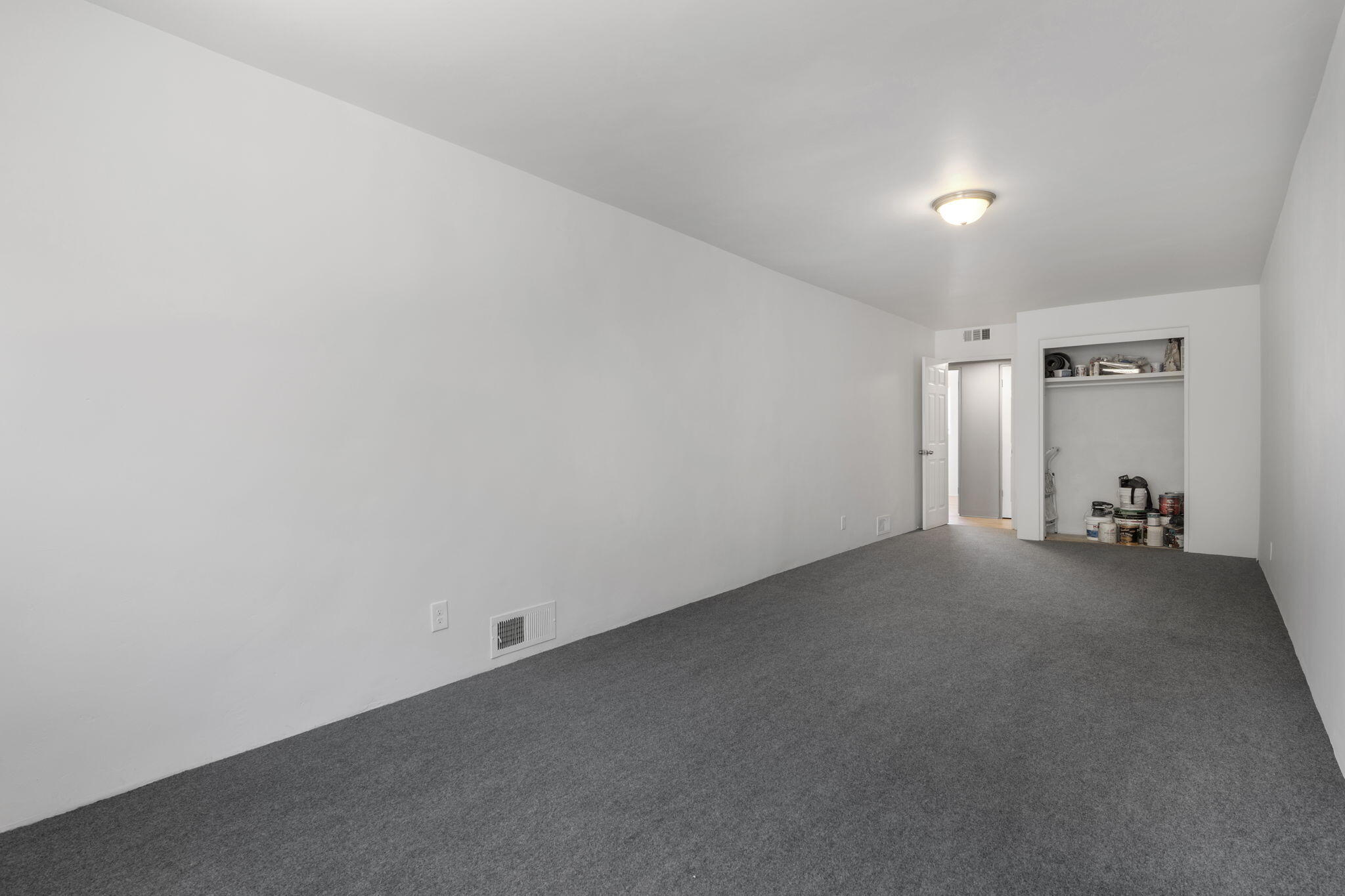 Photo 2 — 1704 Cornell Drive SE