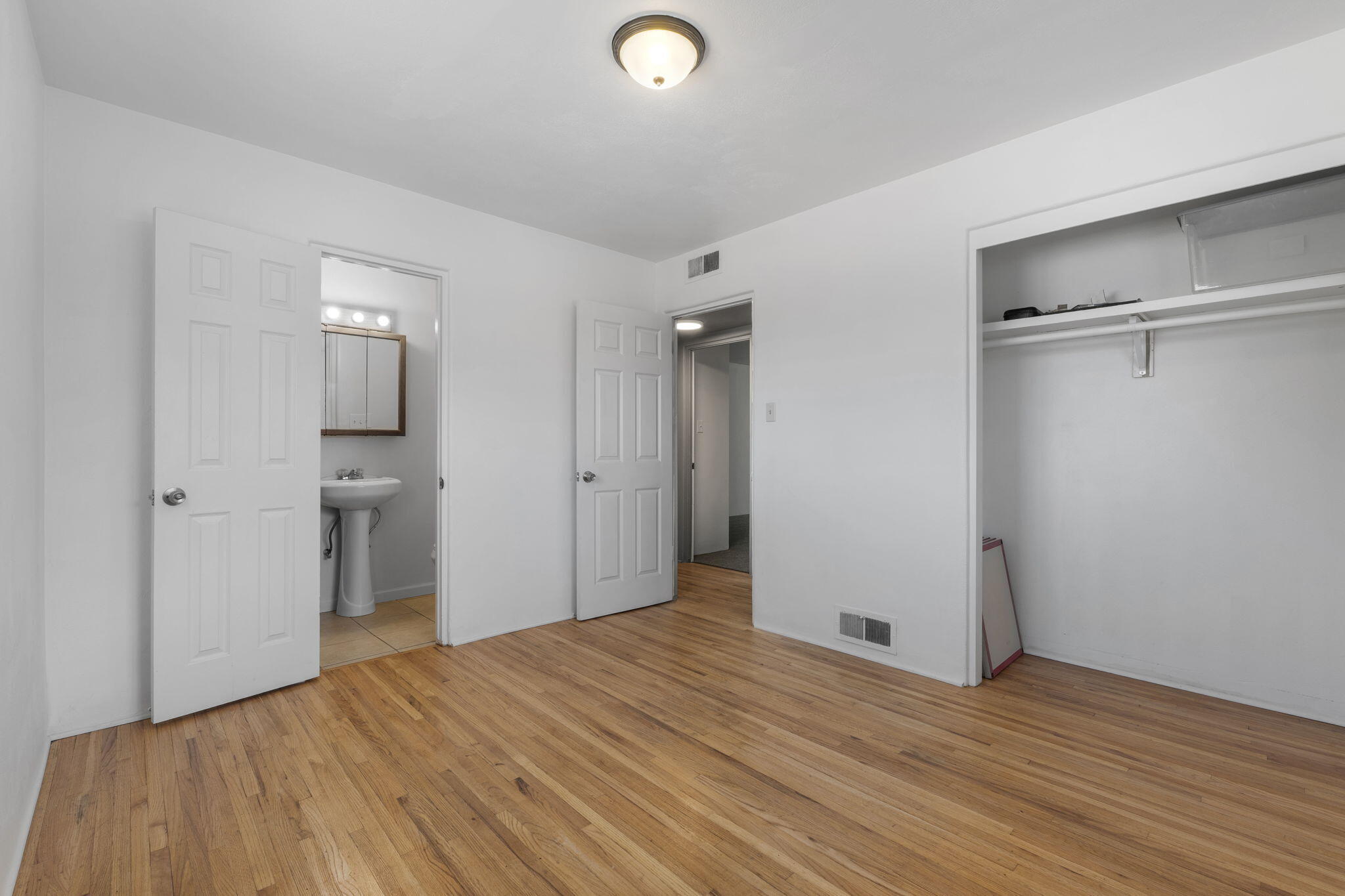 Photo 4 — 1704 Cornell Drive SE
