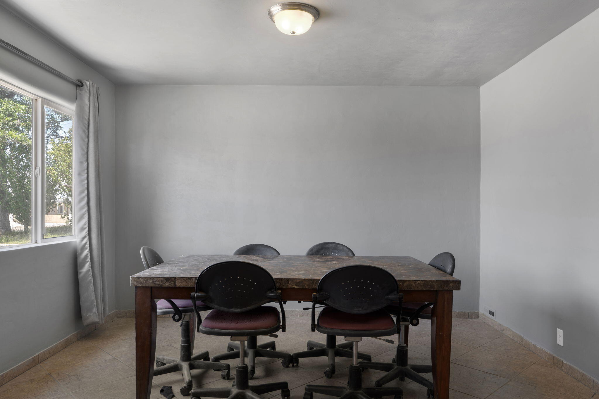 Photo 7 — 1704 Cornell Drive SE