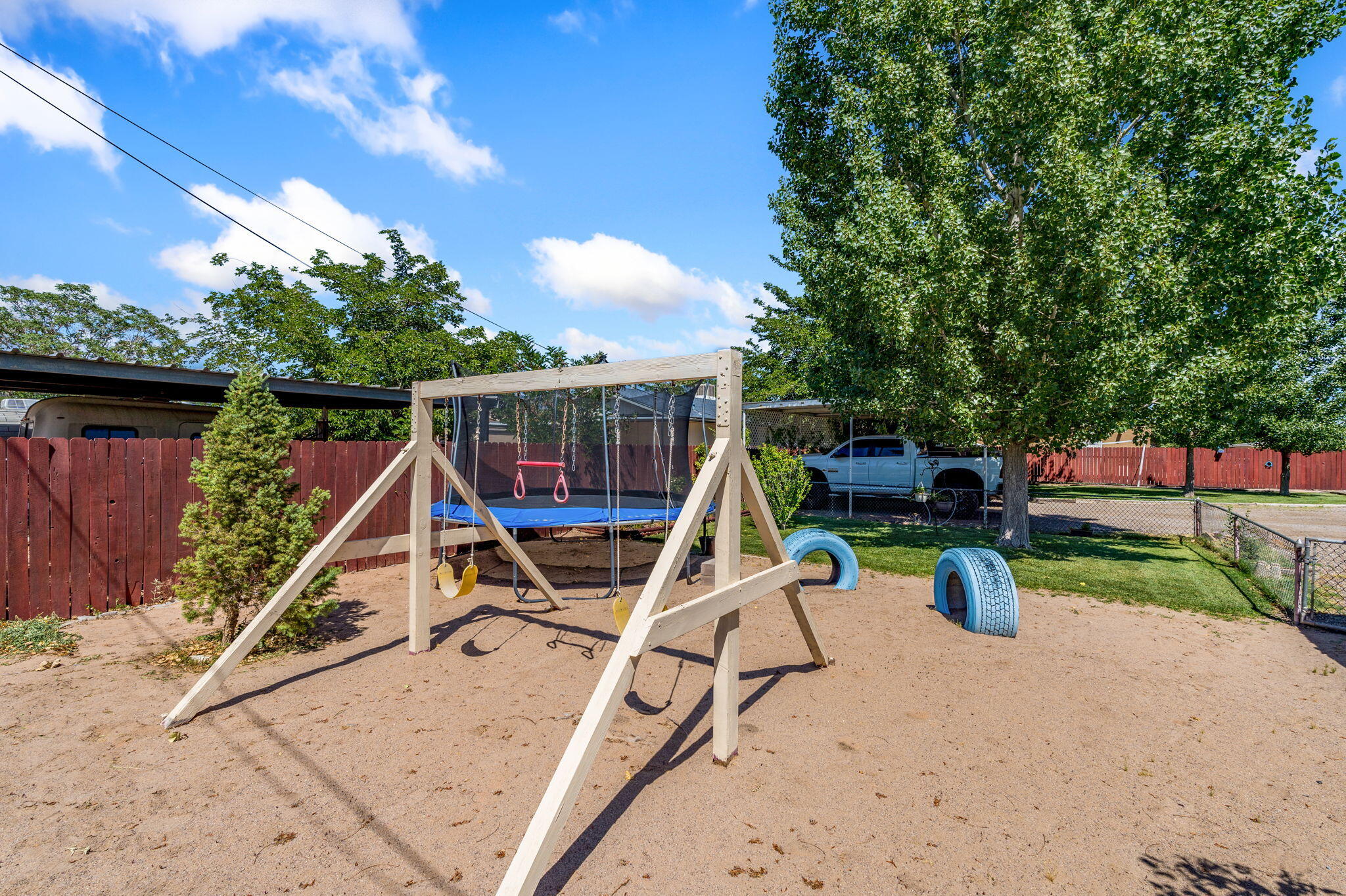 Photo 15 — 4411 Carlton Street NW