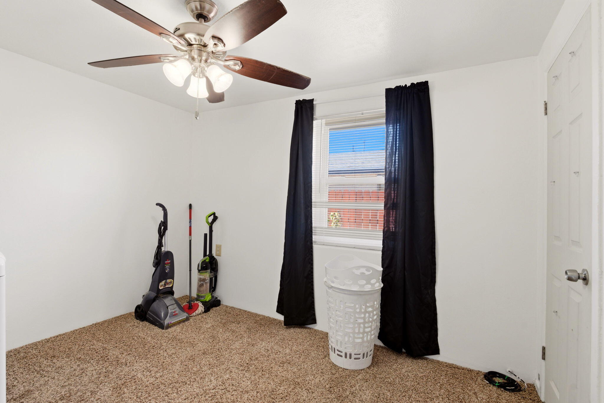 Photo 7 — 4411 Carlton Street NW