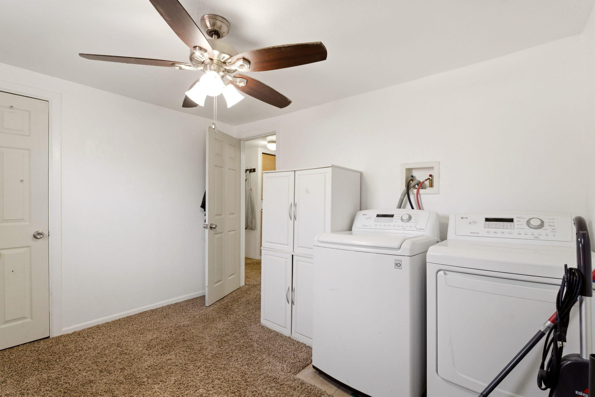 Photo 6 — 4411 Carlton Street NW