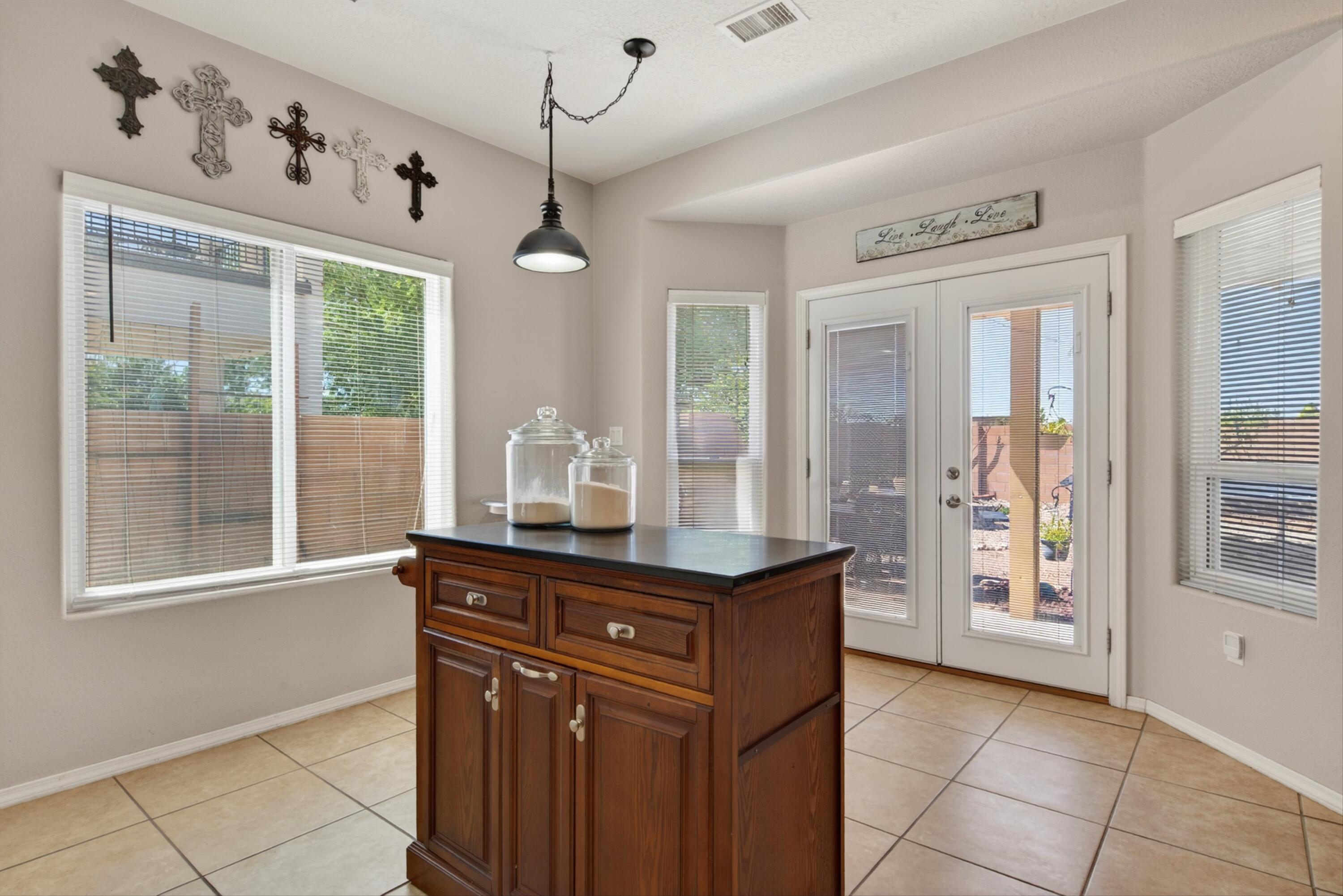 Photo 19 — 952 Waterfall Drive NE