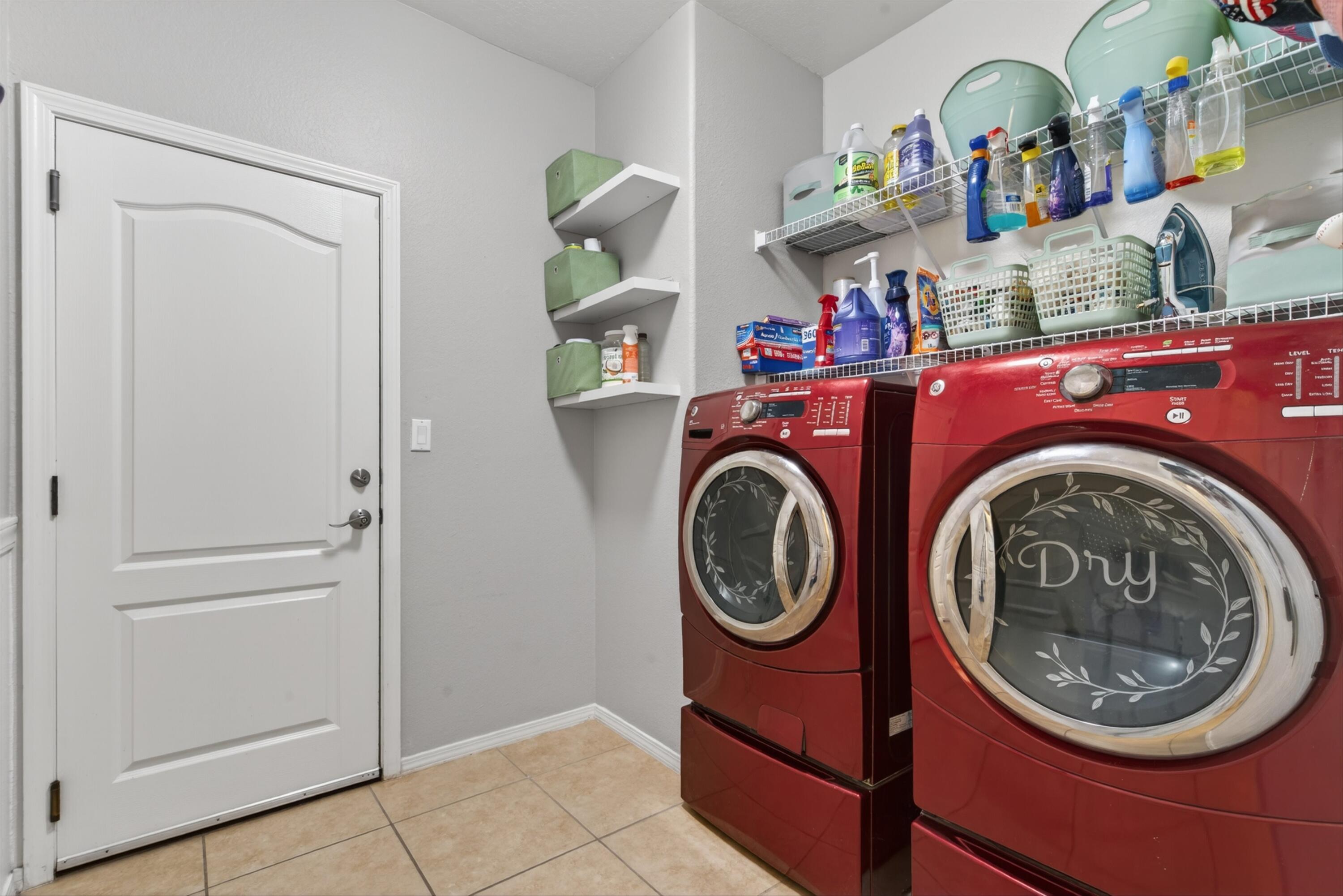 Photo 9 — 952 Waterfall Drive NE