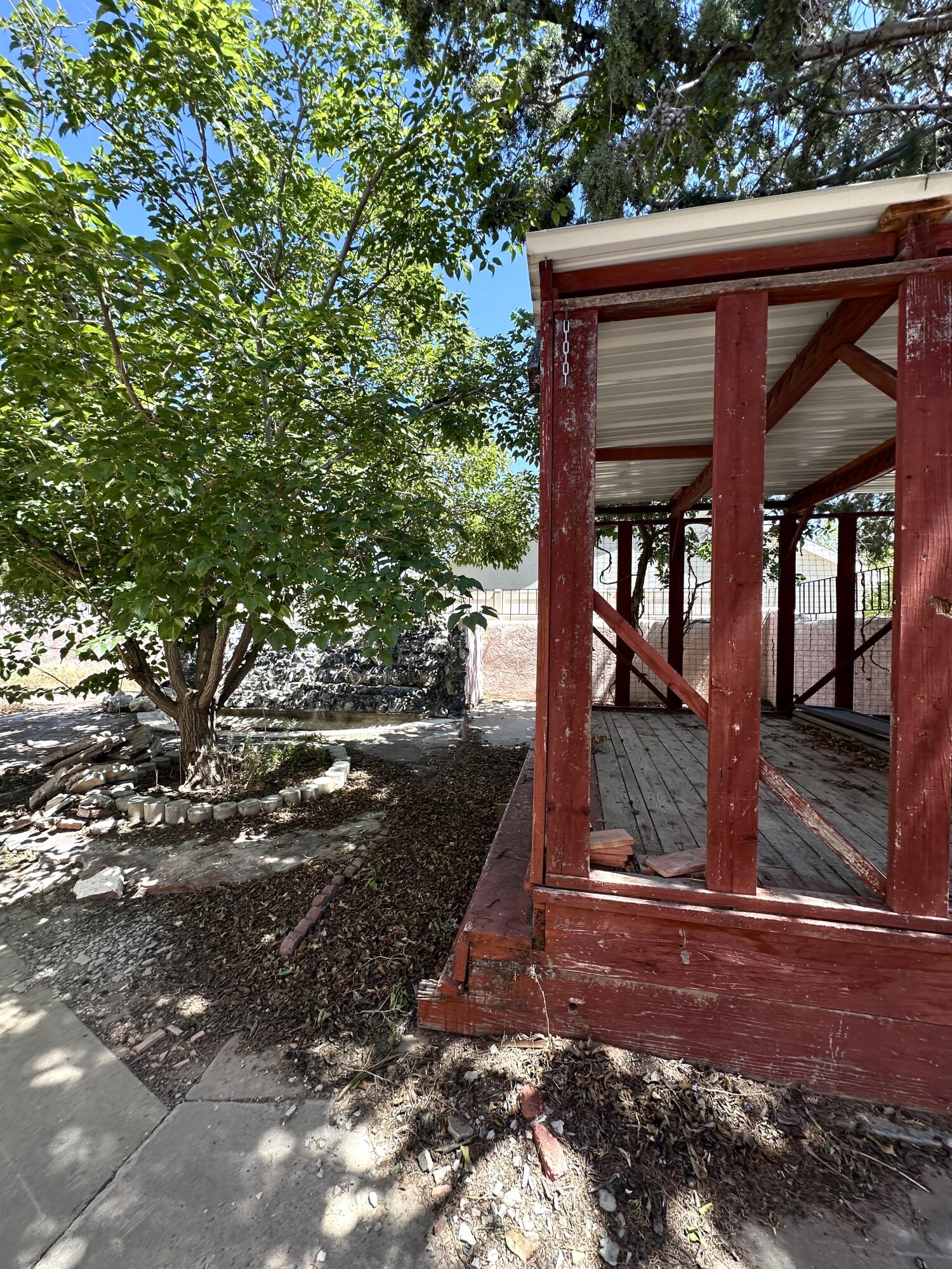 Photo 13 — 621 N Palmer Lane NE