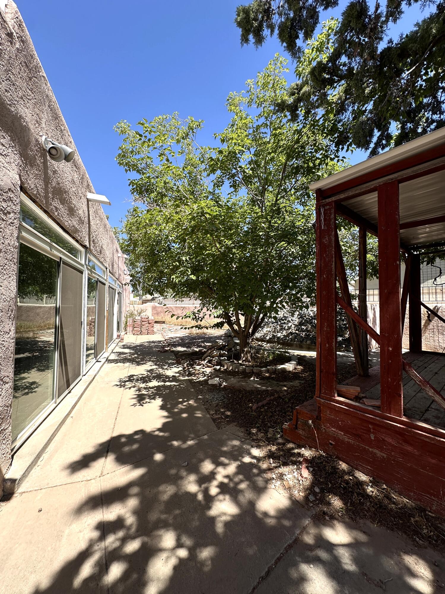 Photo 12 — 621 N Palmer Lane NE