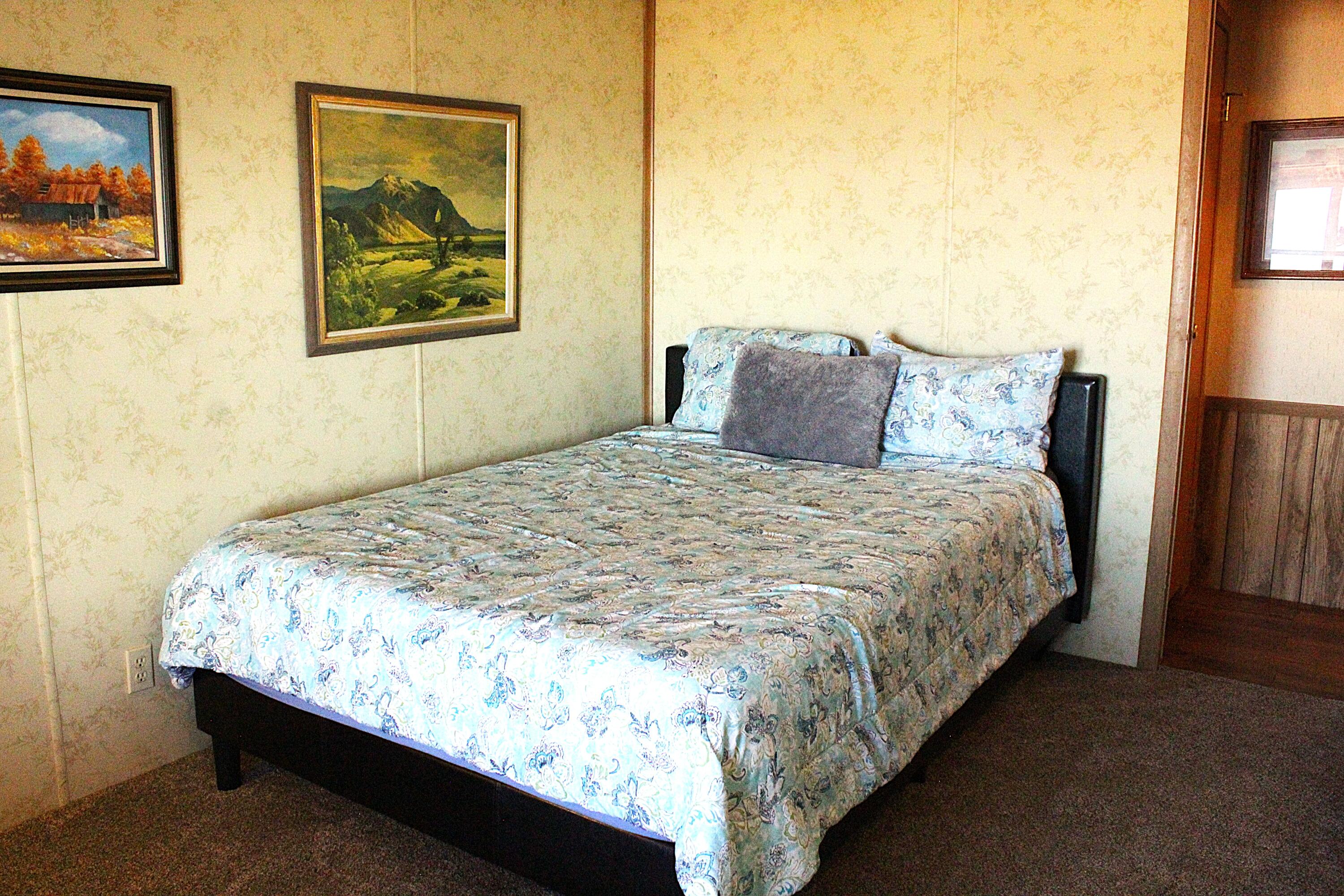 Photo 19 — 405 & 407 Bullhead Drive