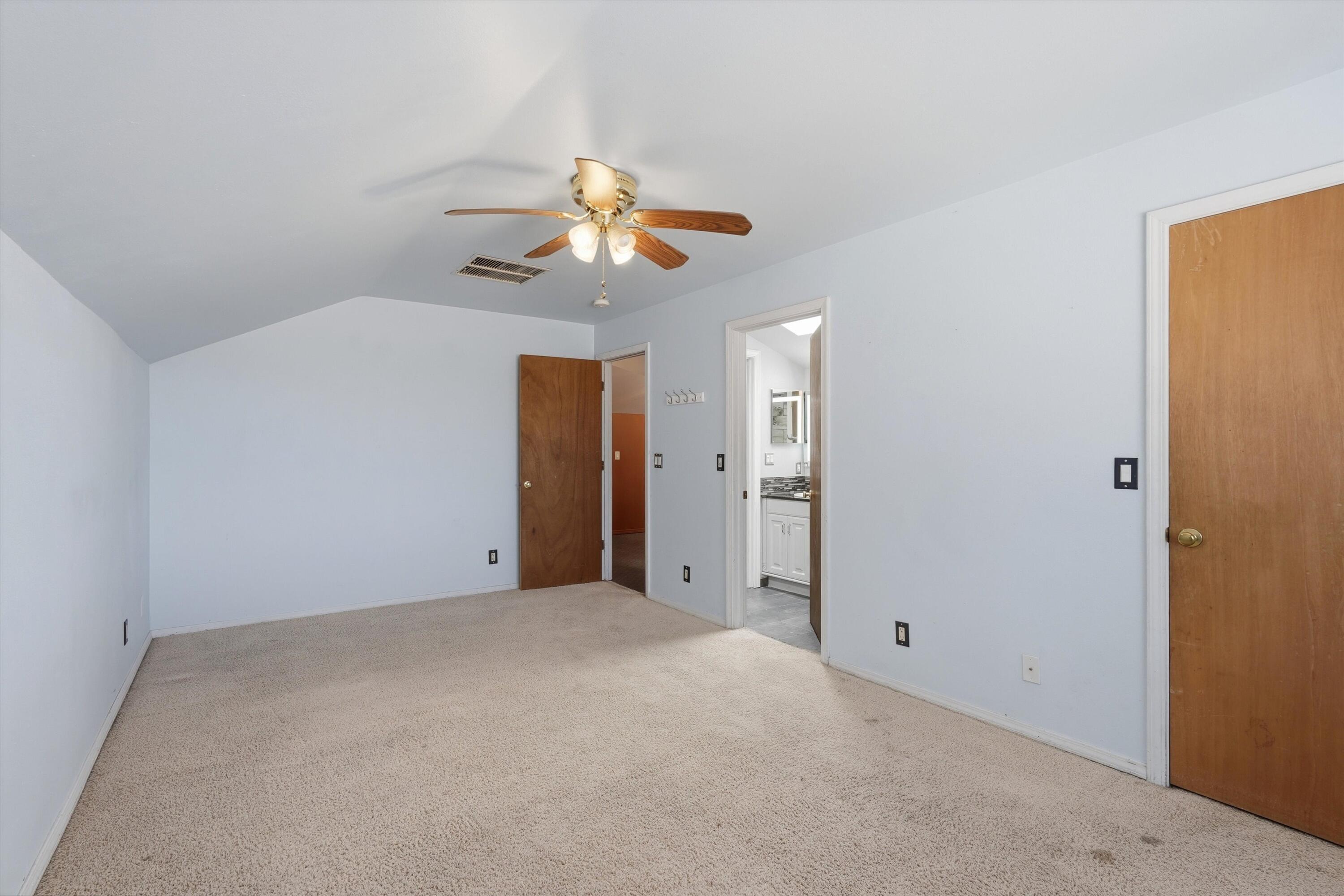 Photo 17 — 2404 Sandler Drive NE