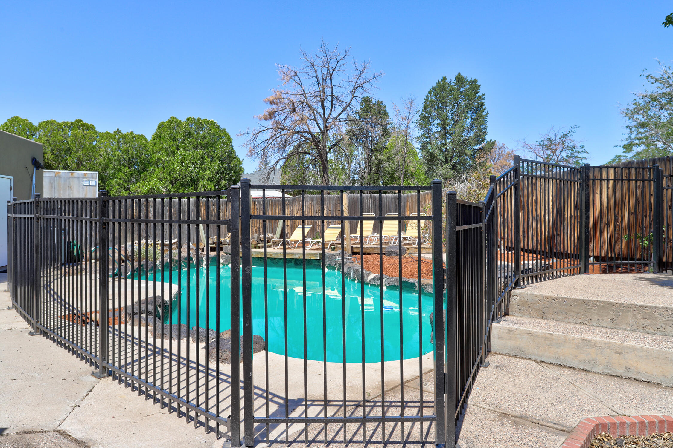 Photo 7 — 911 Palmas Altas Drive SE