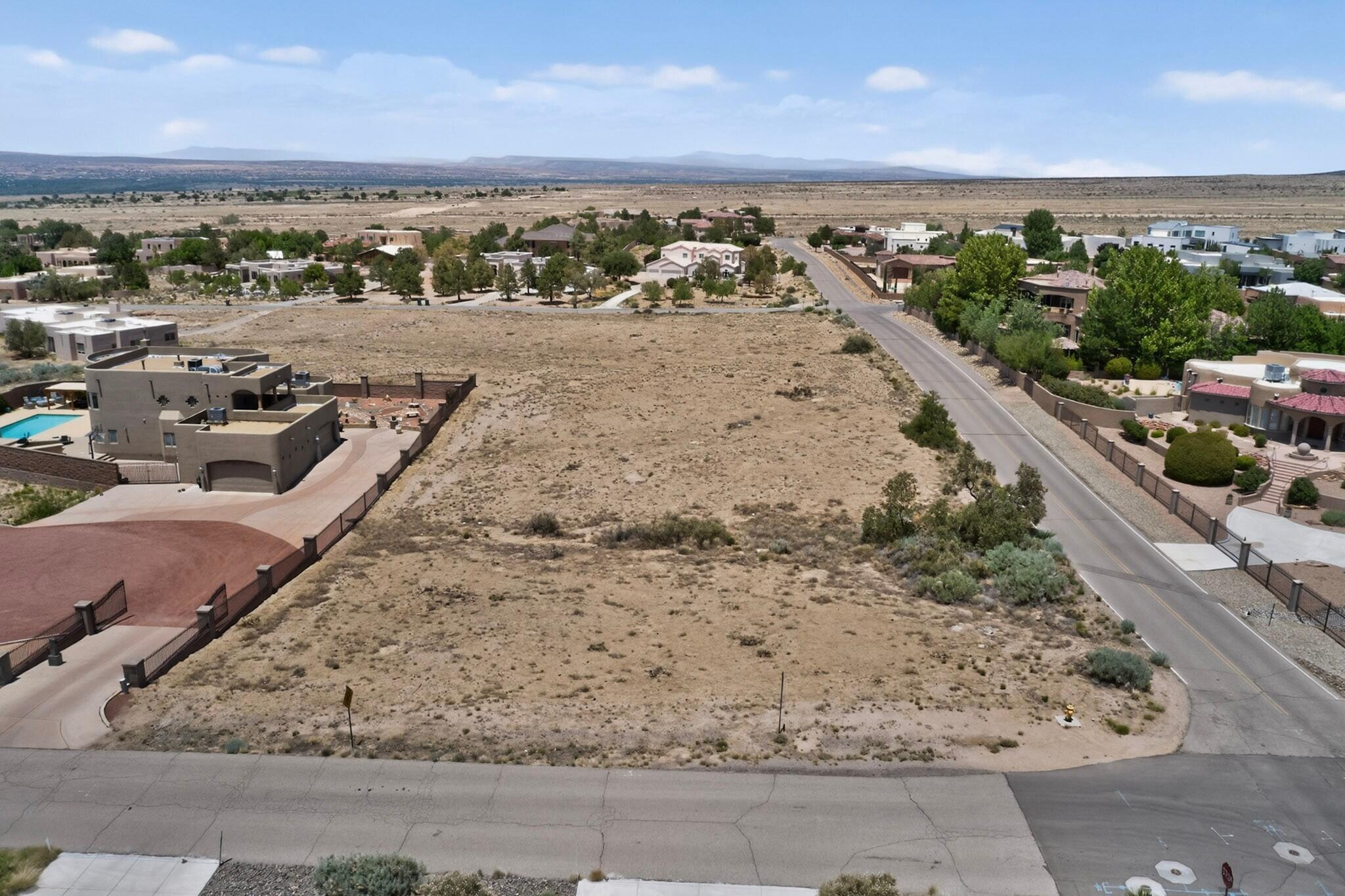 8241 San Diego Avenue NE, Albuquerque, NM 87122
