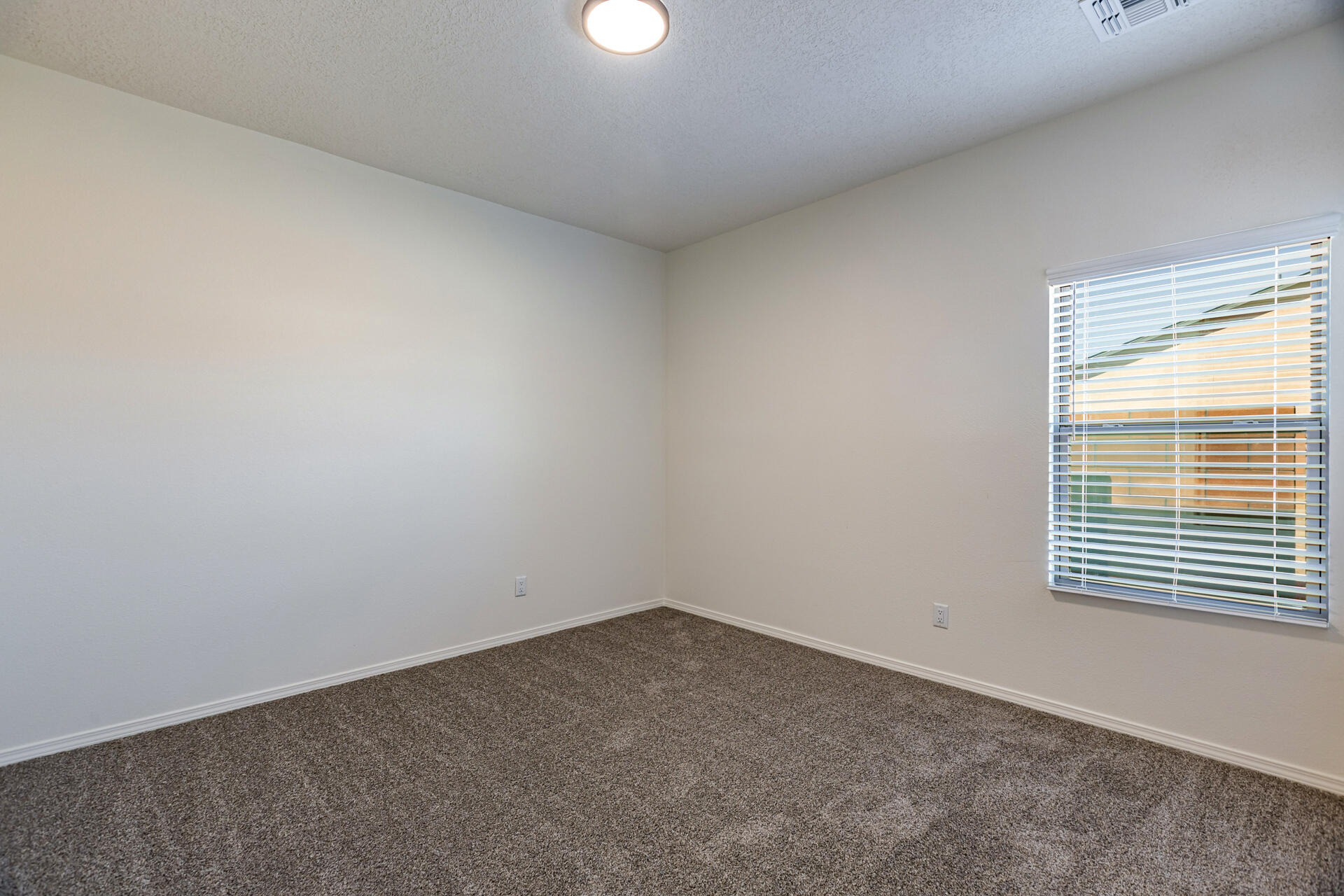 Photo 3 — 4927 Manzano Peak Street SW