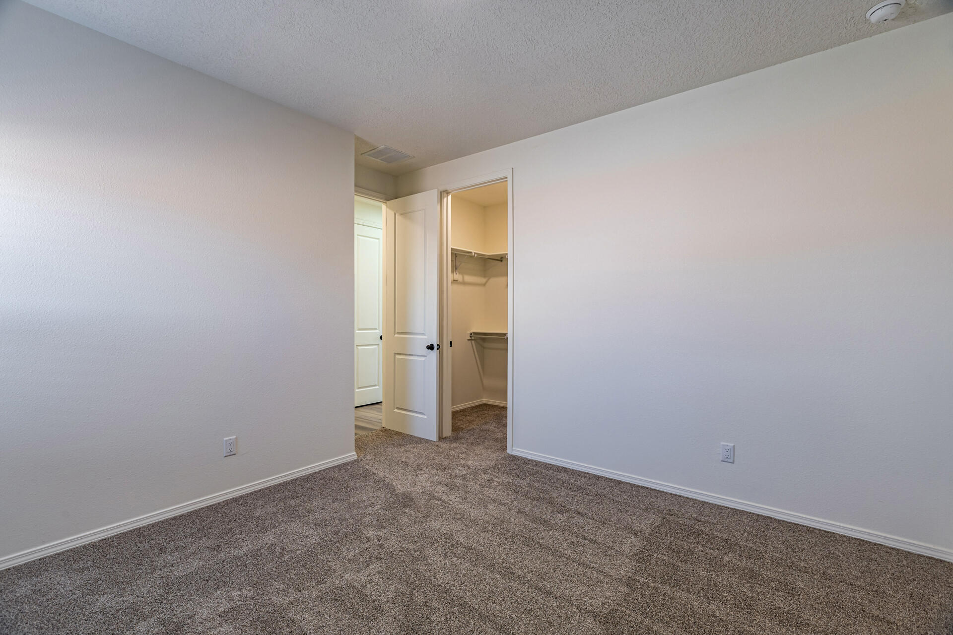 Photo 4 — 4927 Manzano Peak Street SW