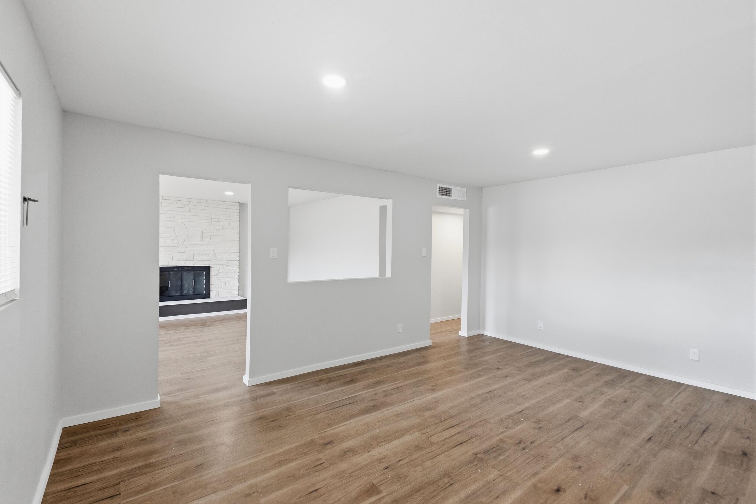 Photo 9 — 633 Espanola Street SE