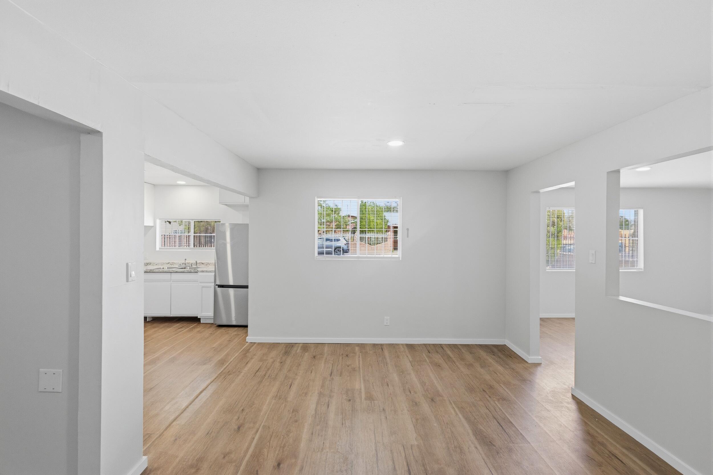 Photo 8 — 633 Espanola Street SE