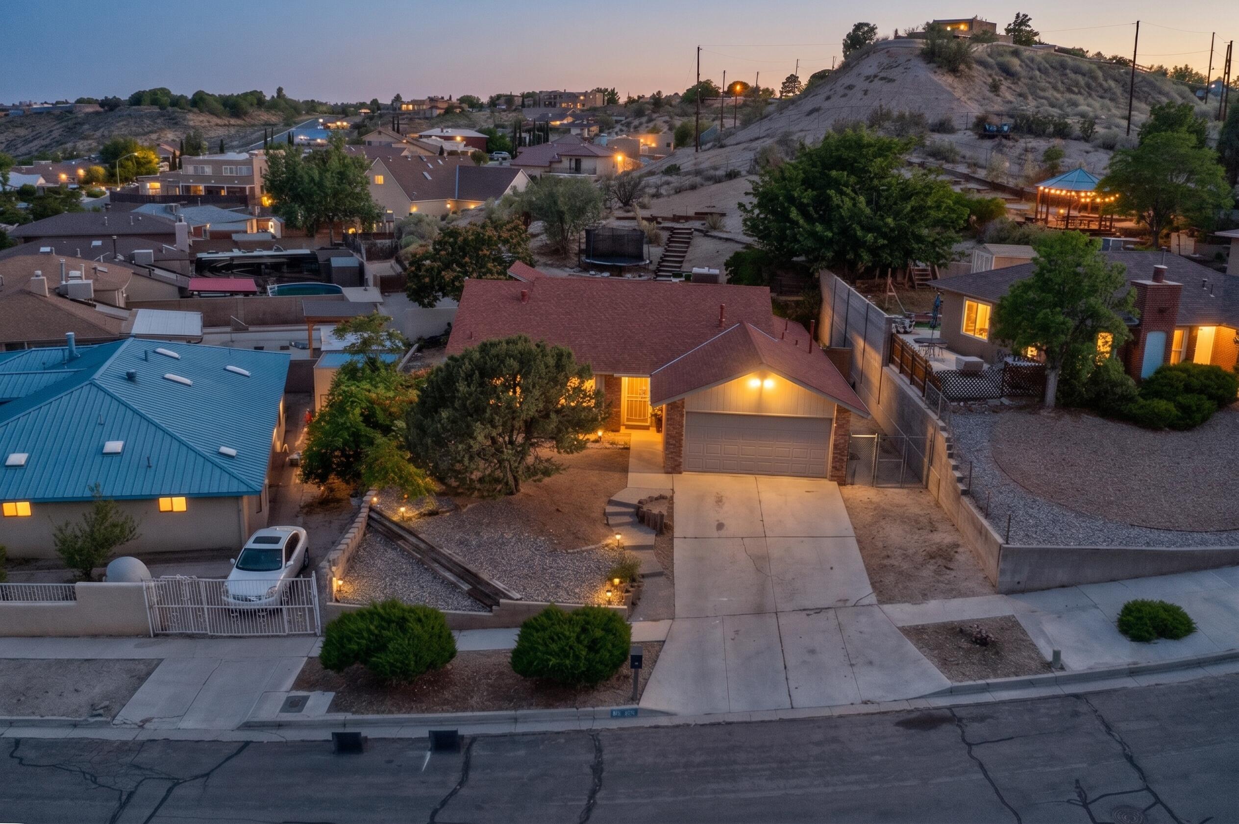 5104 La Subida Street NW, Albuquerque, NM 87105
