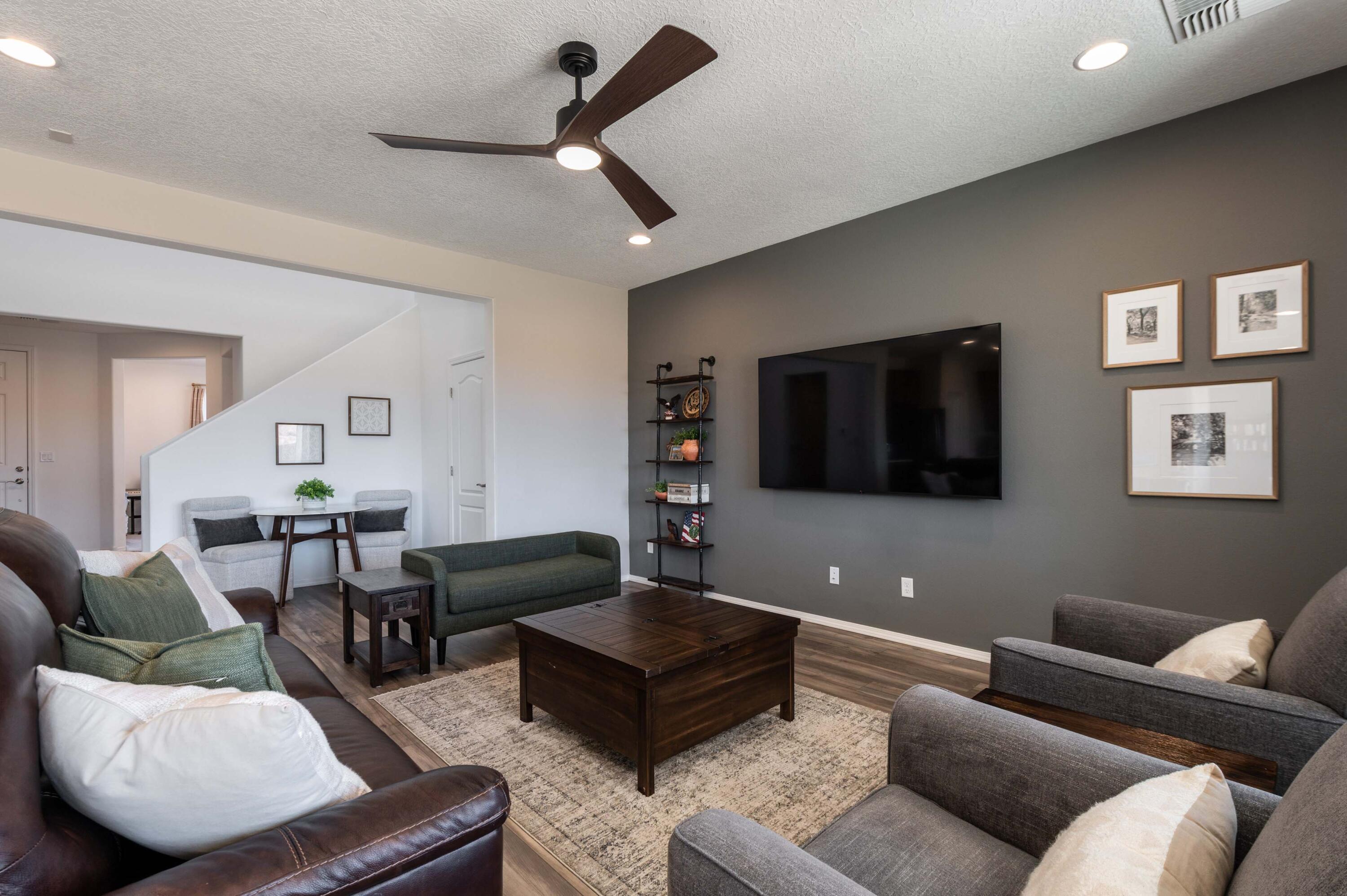 Photo 19 — 6806 Sydney Drive NE