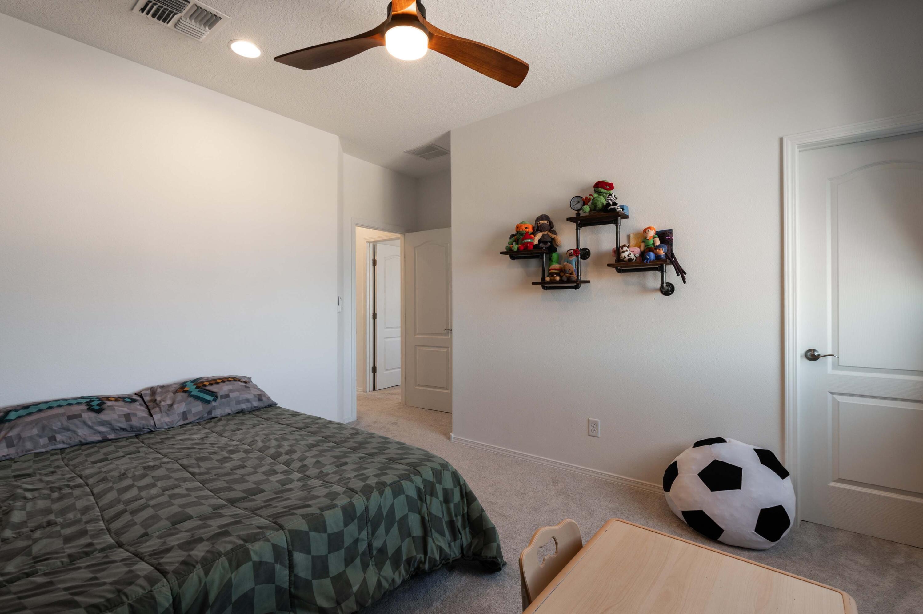 Photo 3 — 6806 Sydney Drive NE