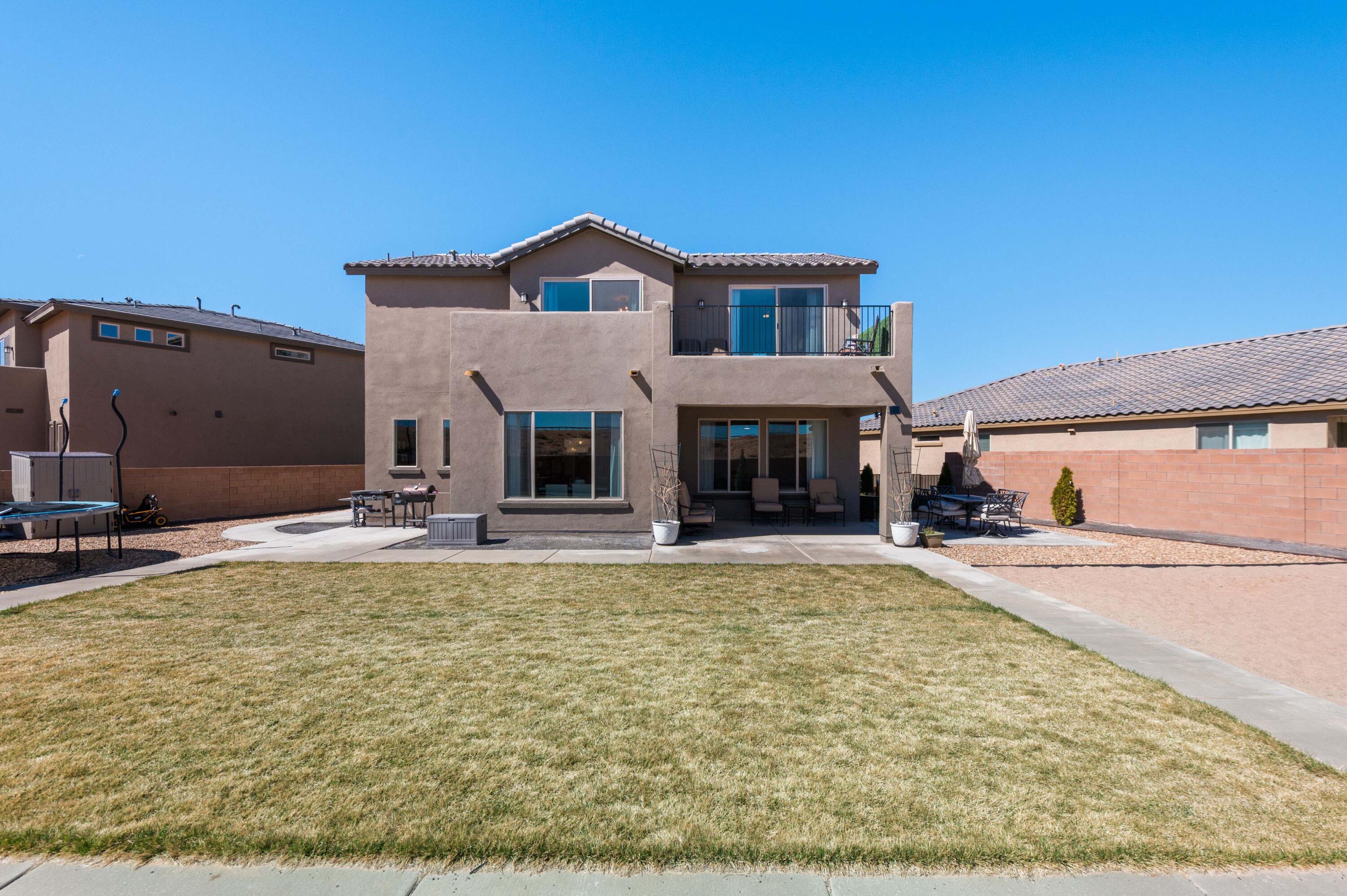 Photo 11 — 6806 Sydney Drive NE